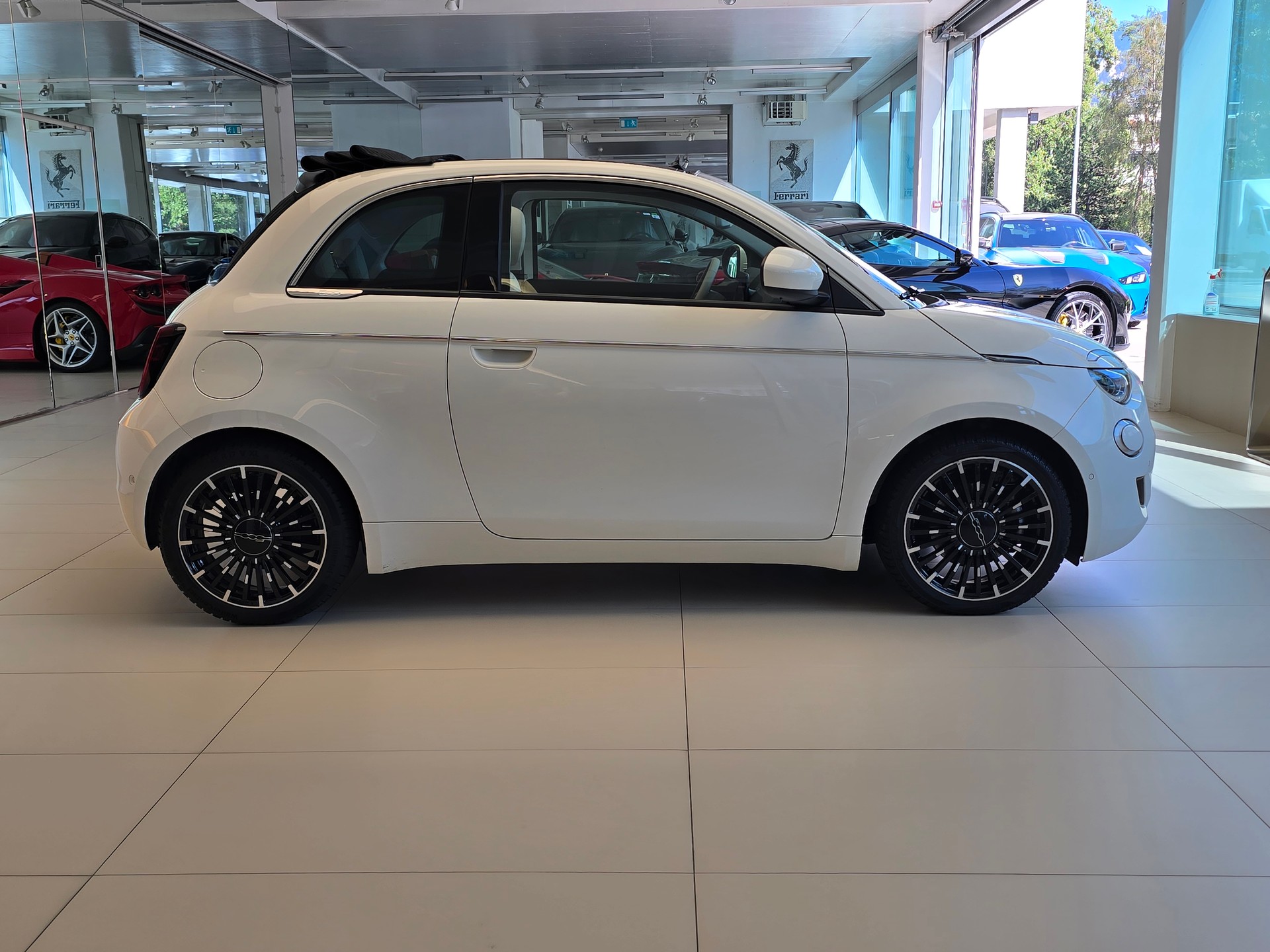 FIAT 500 C electric 87 kW Cult Edition-image-3