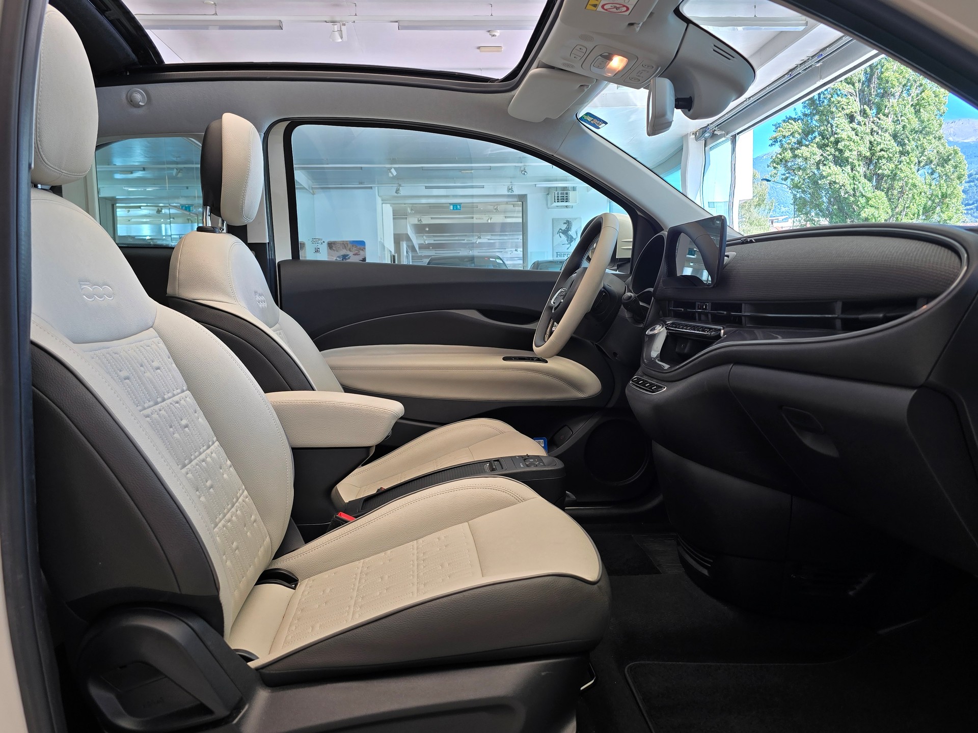 FIAT 500 C electric 87 kW Cult Edition-image-11