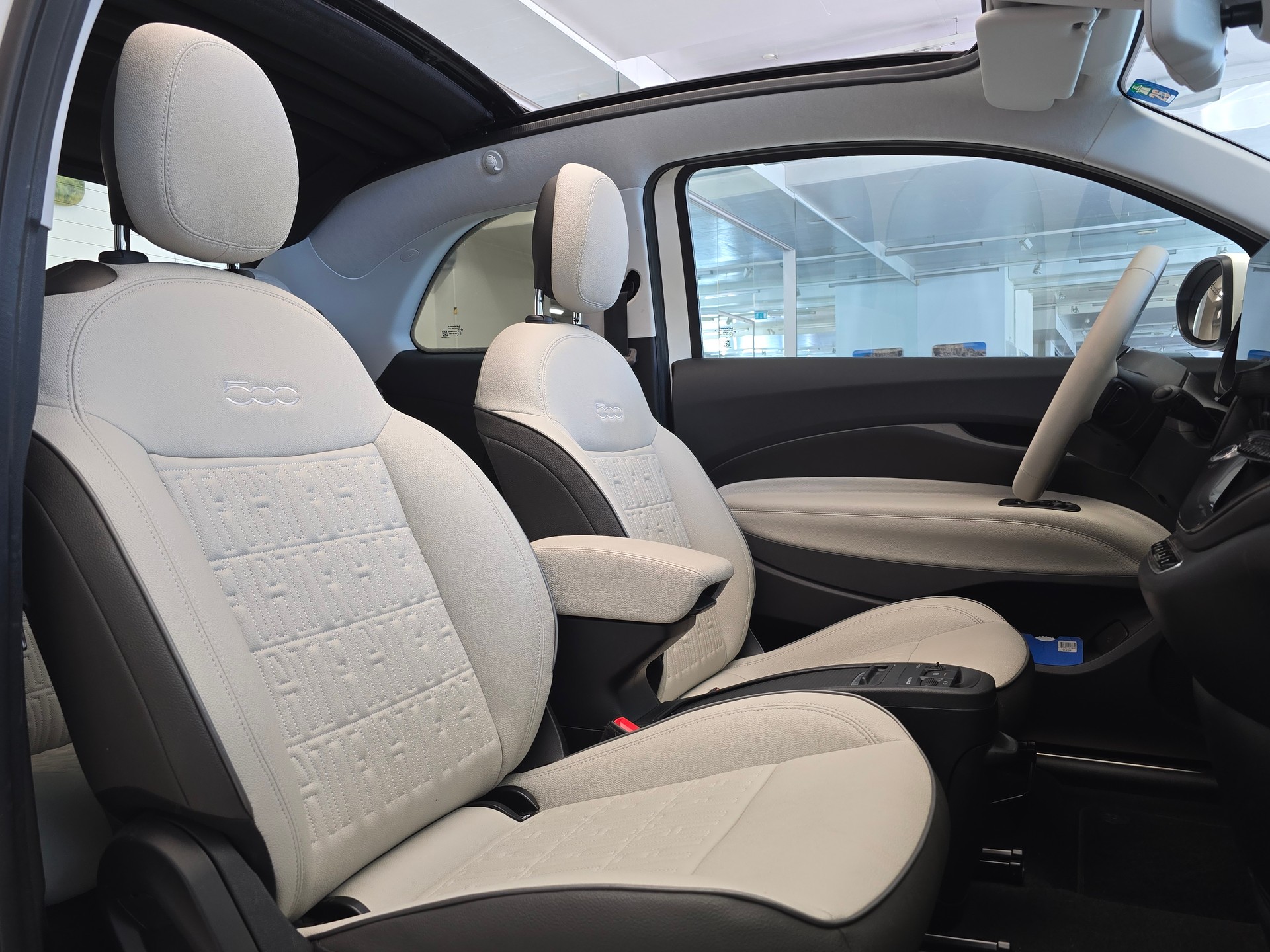 FIAT 500 C electric 87 kW Cult Edition-image-12