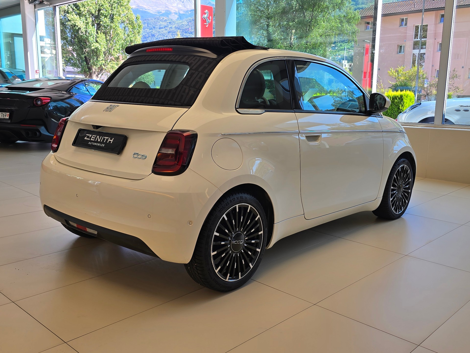 FIAT 500 C electric 87 kW Cult Edition-image-4