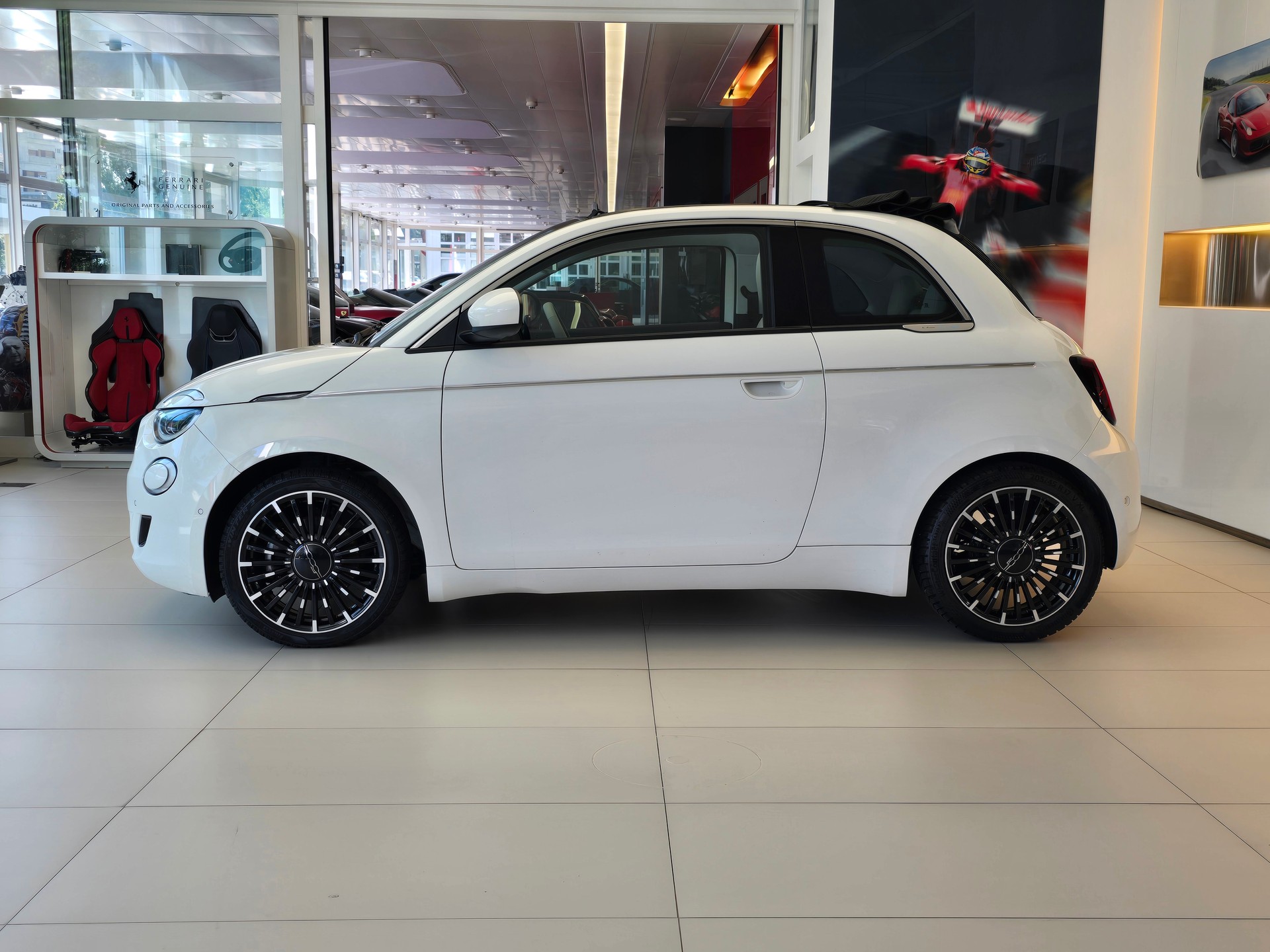 FIAT 500 C electric 87 kW Cult Edition-image-7