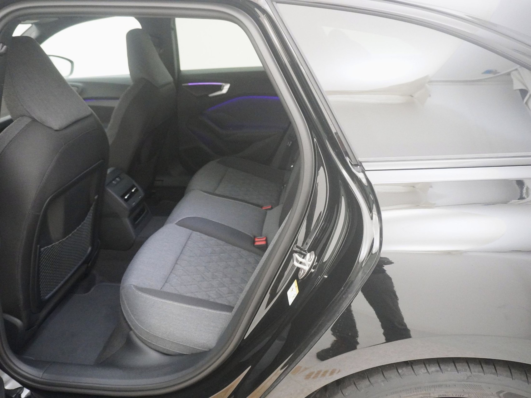 AUDI A5 Avant 2.0 40 TDI S line quattro S-Tronic-image-14