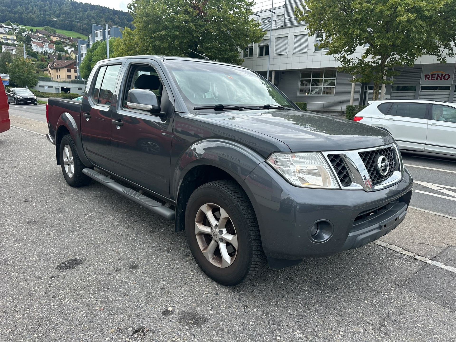 NISSAN Navara Double Cab SE 2.5 dCi 4WD LB Automat-image-0