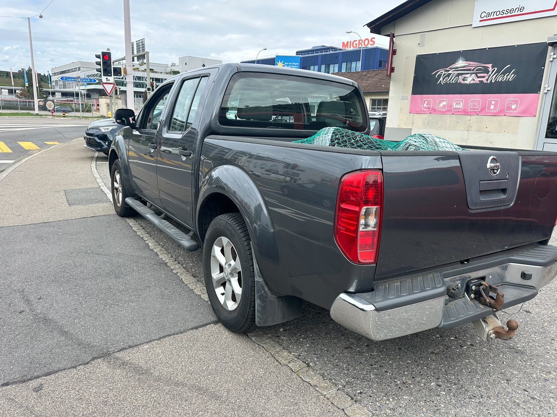 NISSAN Navara Double Cab SE 2.5 dCi 4WD LB Automat-image-3