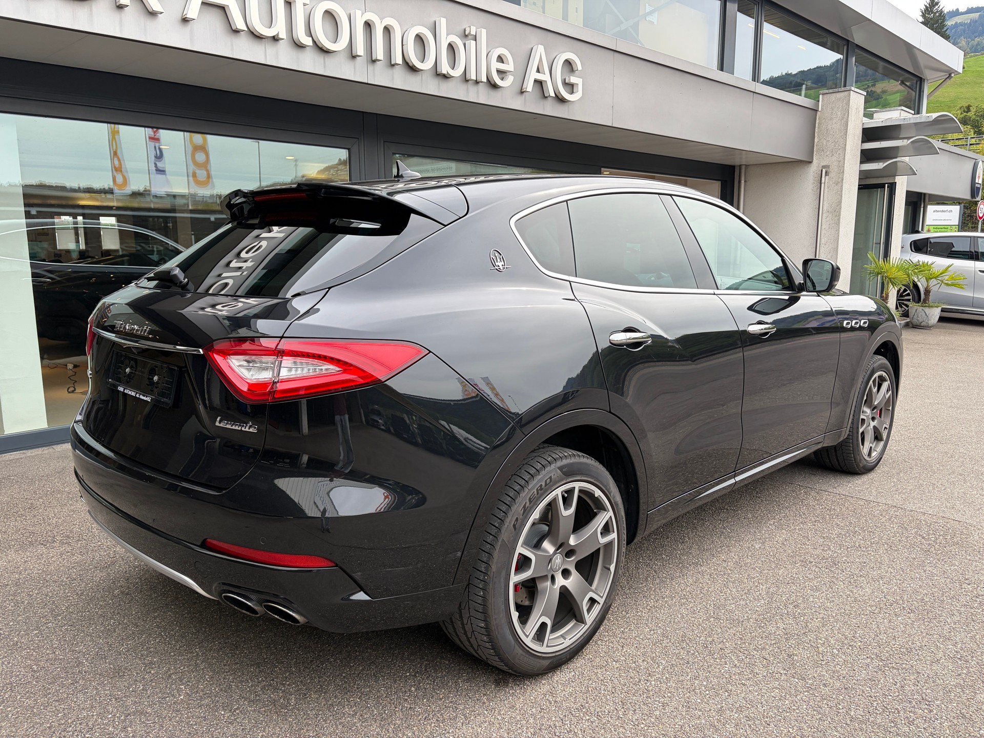 MASERATI Levante S 3.0V6 GranSport-image-3