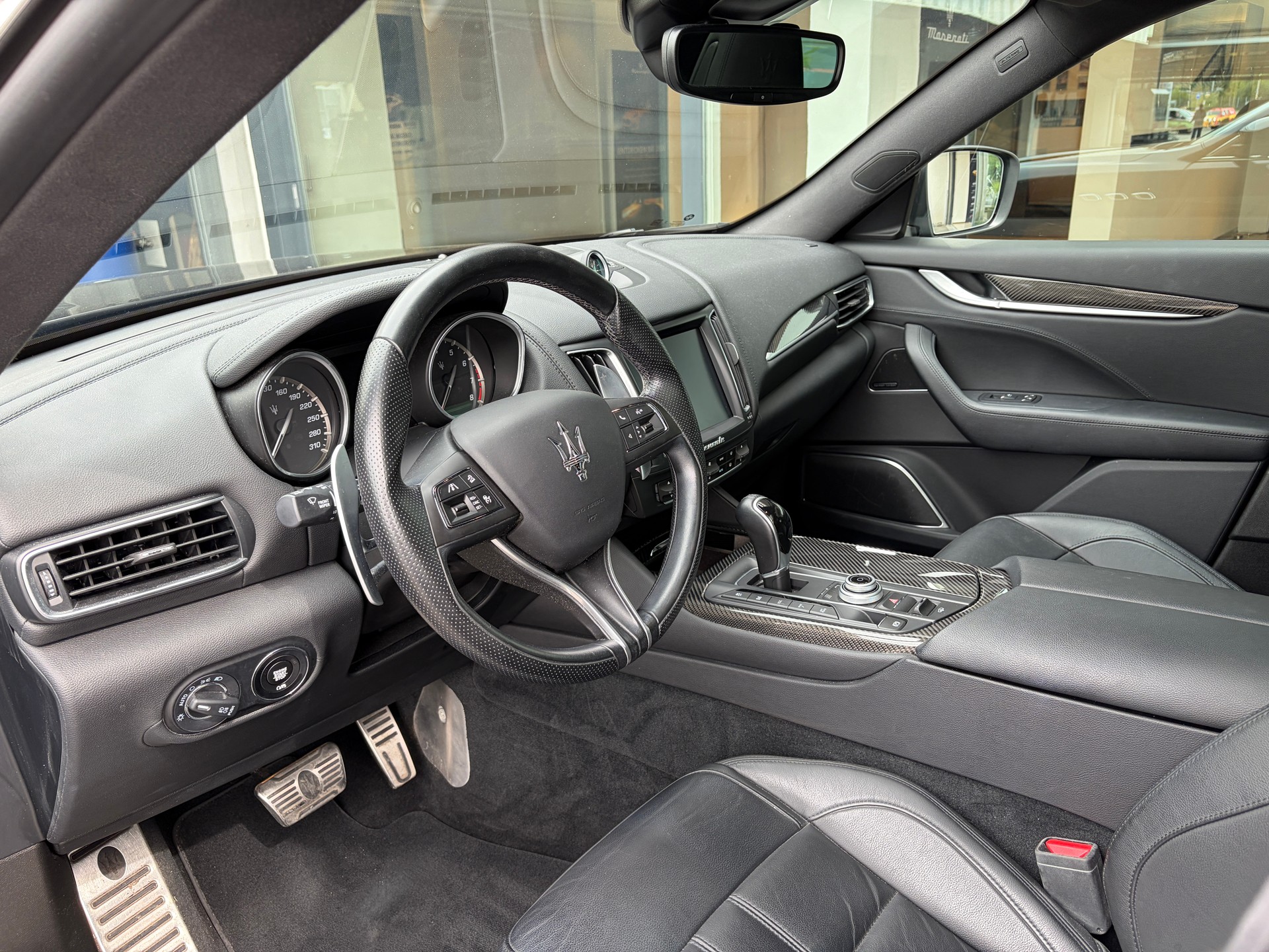 MASERATI Levante S 3.0V6 GranSport-image-5