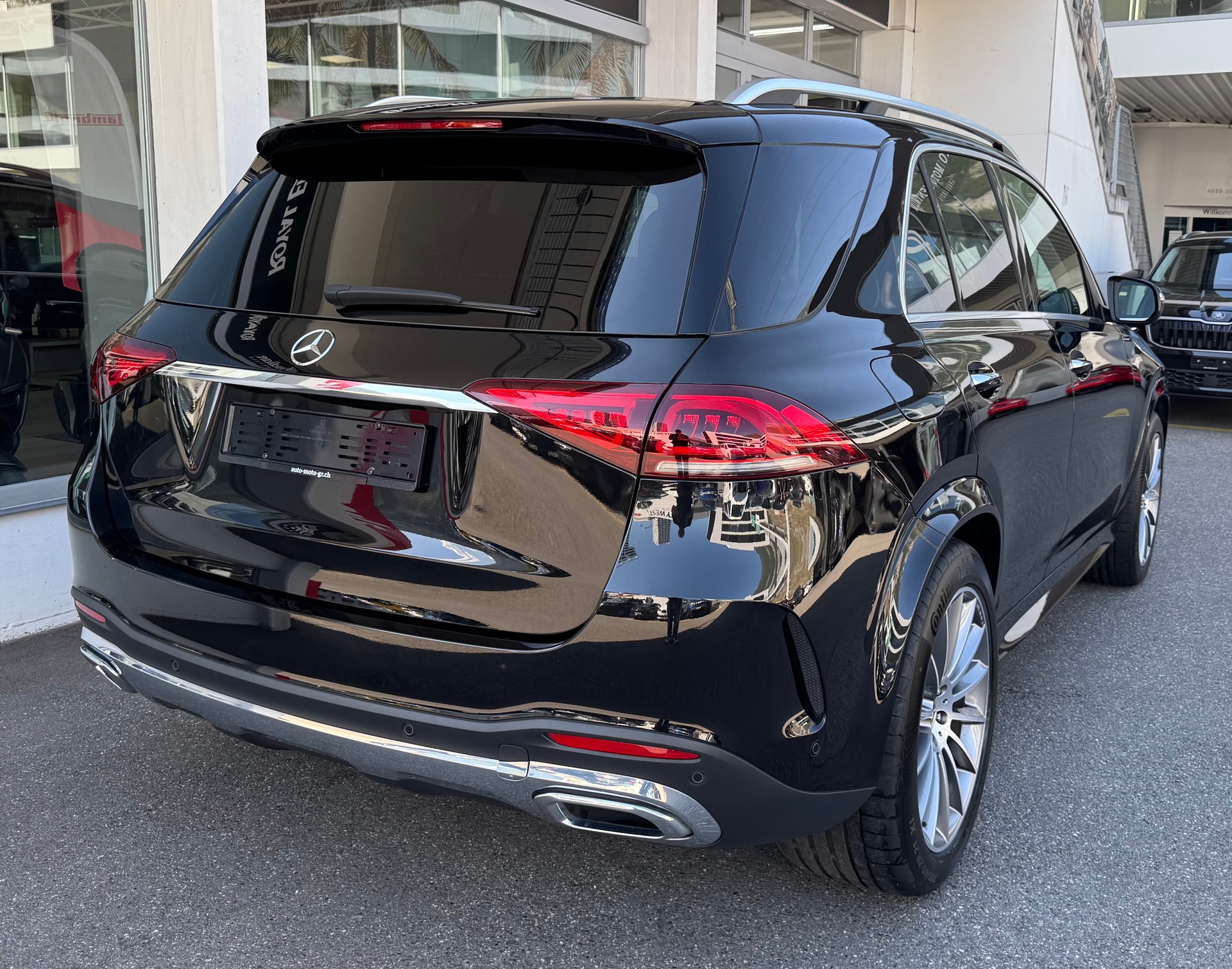 MERCEDES-BENZ GLE 350 de 4Matic AMG Line 9G-Tronic-image-4