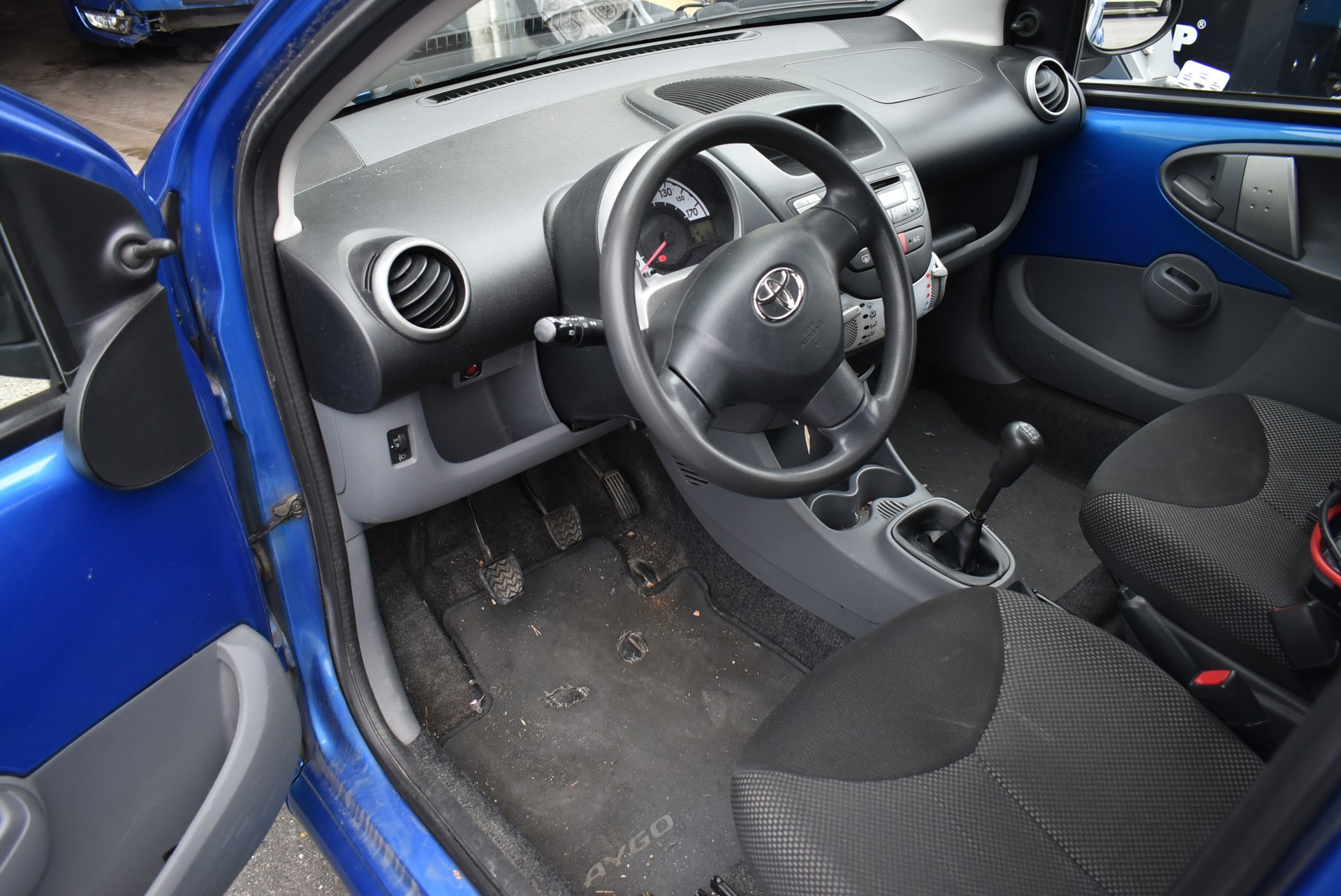 TOYOTA Aygo 1.0 Linea Terra-image-1