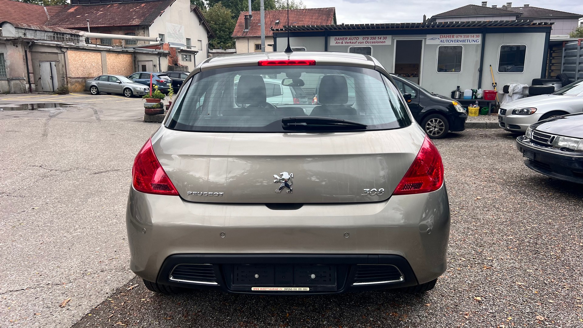 PEUGEOT 308 1.6 16V T Black&Silver Automatic-image-2