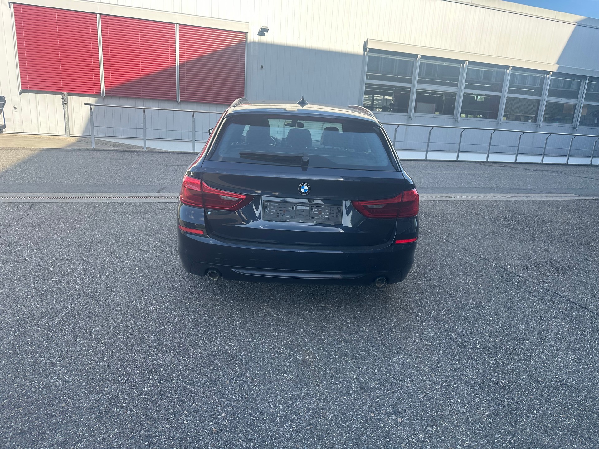 BMW 520d xDrive Touring Sport Line Steptronic-image-6