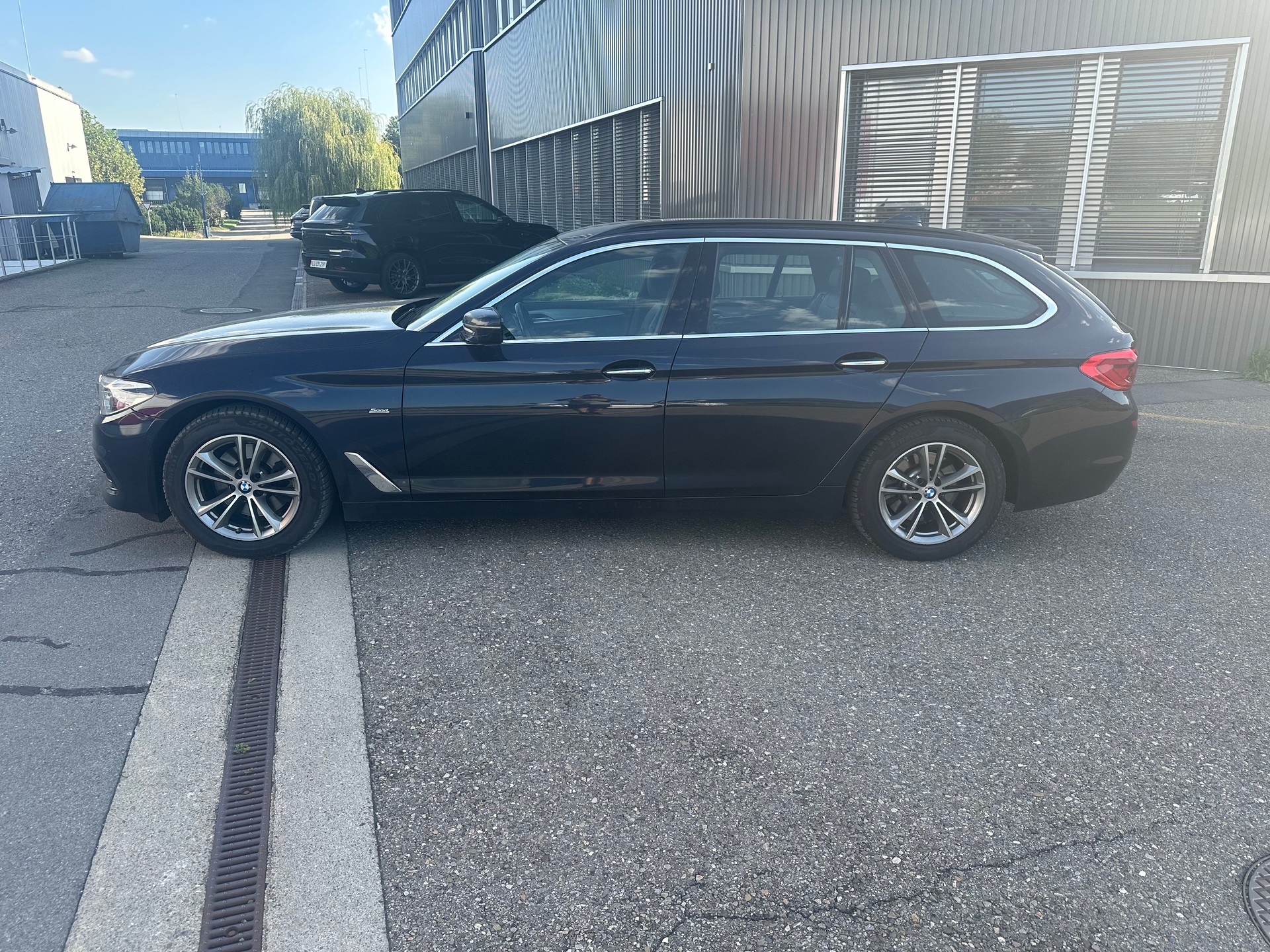 BMW 520d xDrive Touring Sport Line Steptronic-image-1