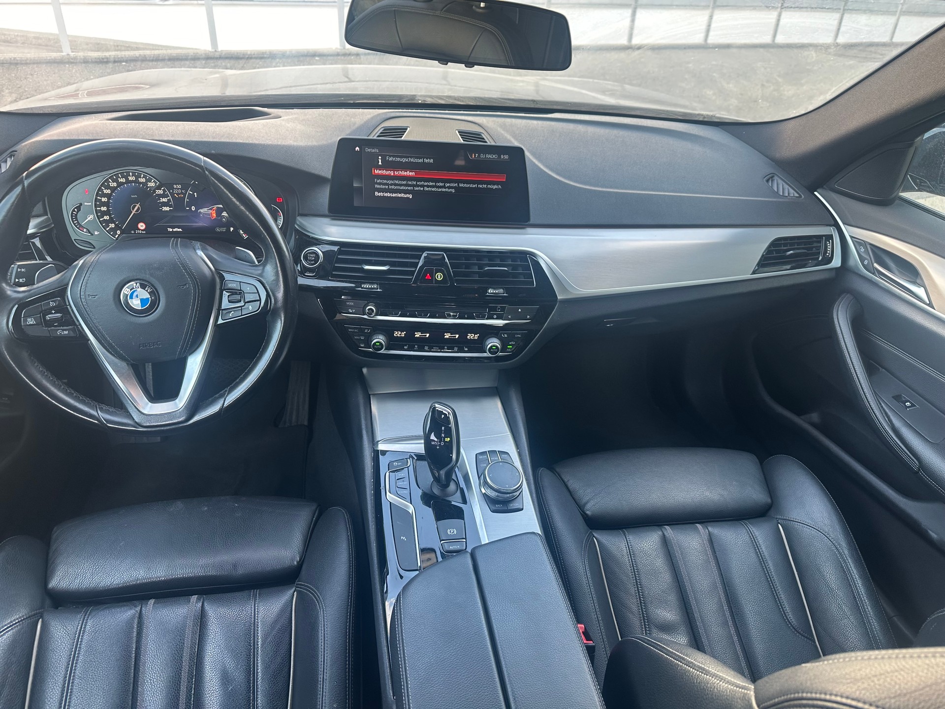 BMW 520d xDrive Touring Sport Line Steptronic-image-12