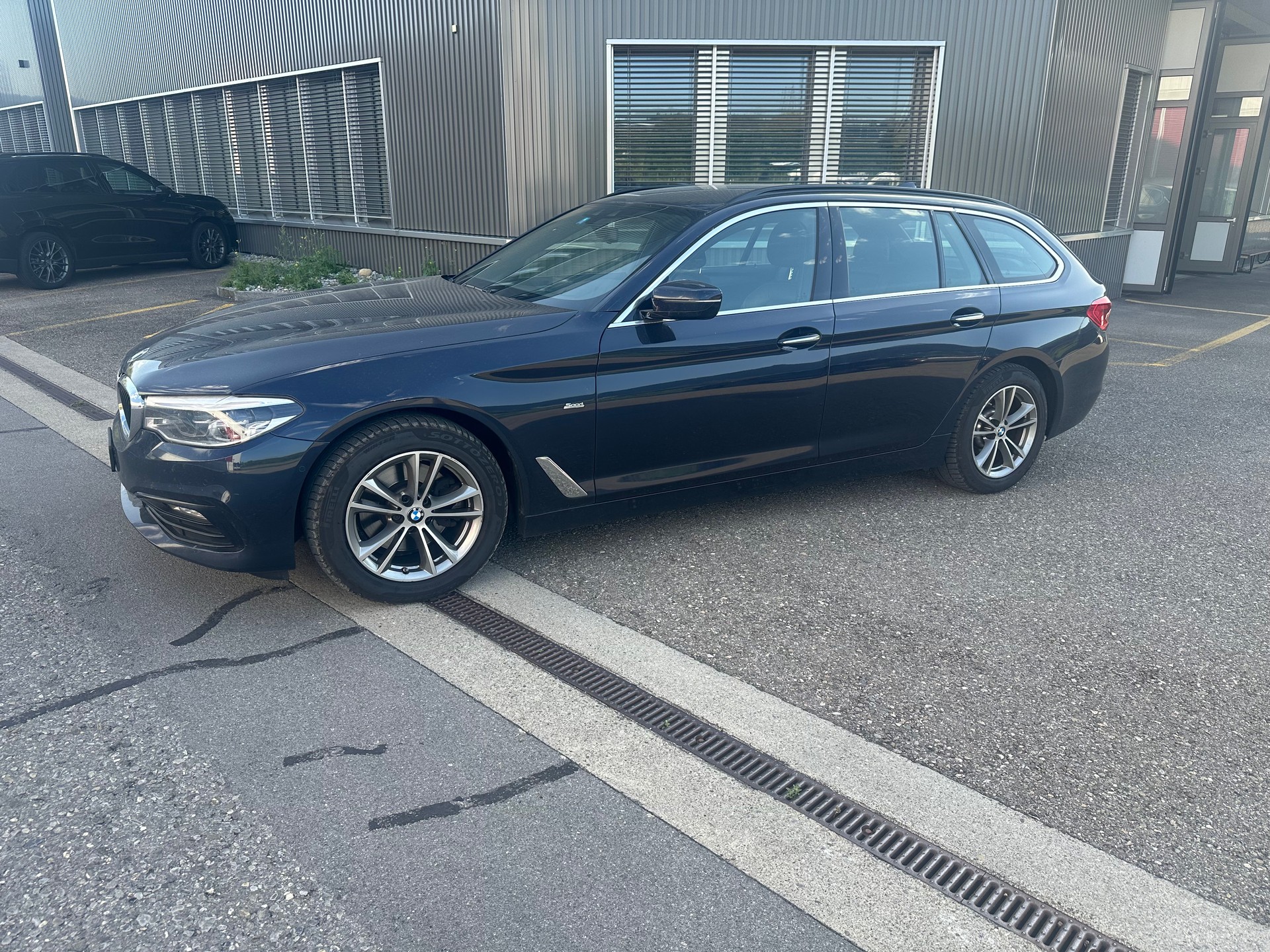 BMW 520d xDrive Touring Sport Line Steptronic-image-0