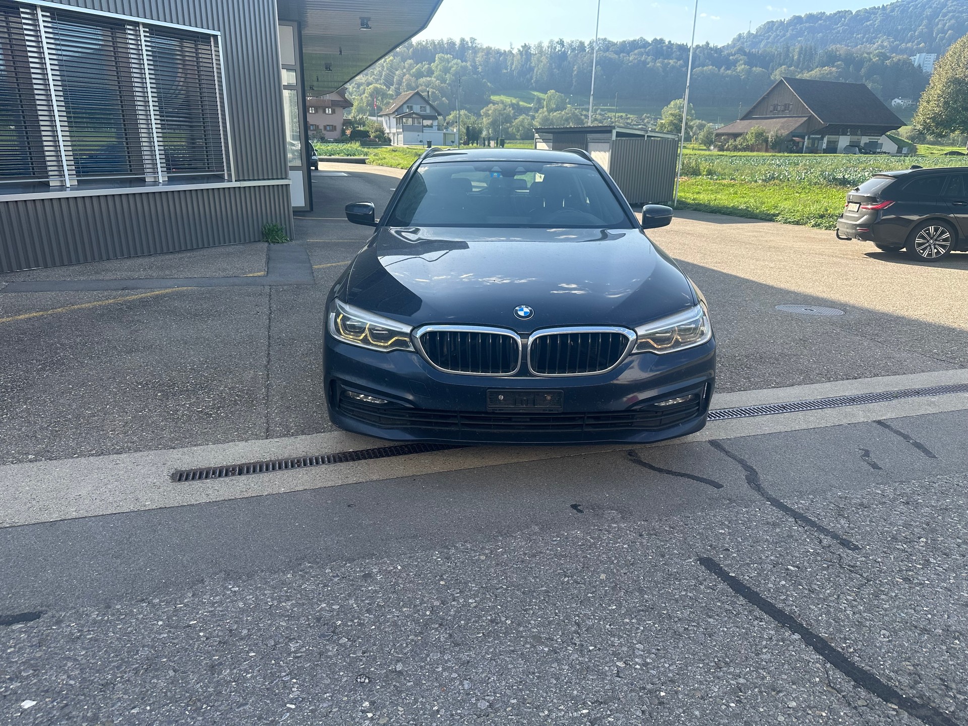 BMW 520d xDrive Touring Sport Line Steptronic-image-2