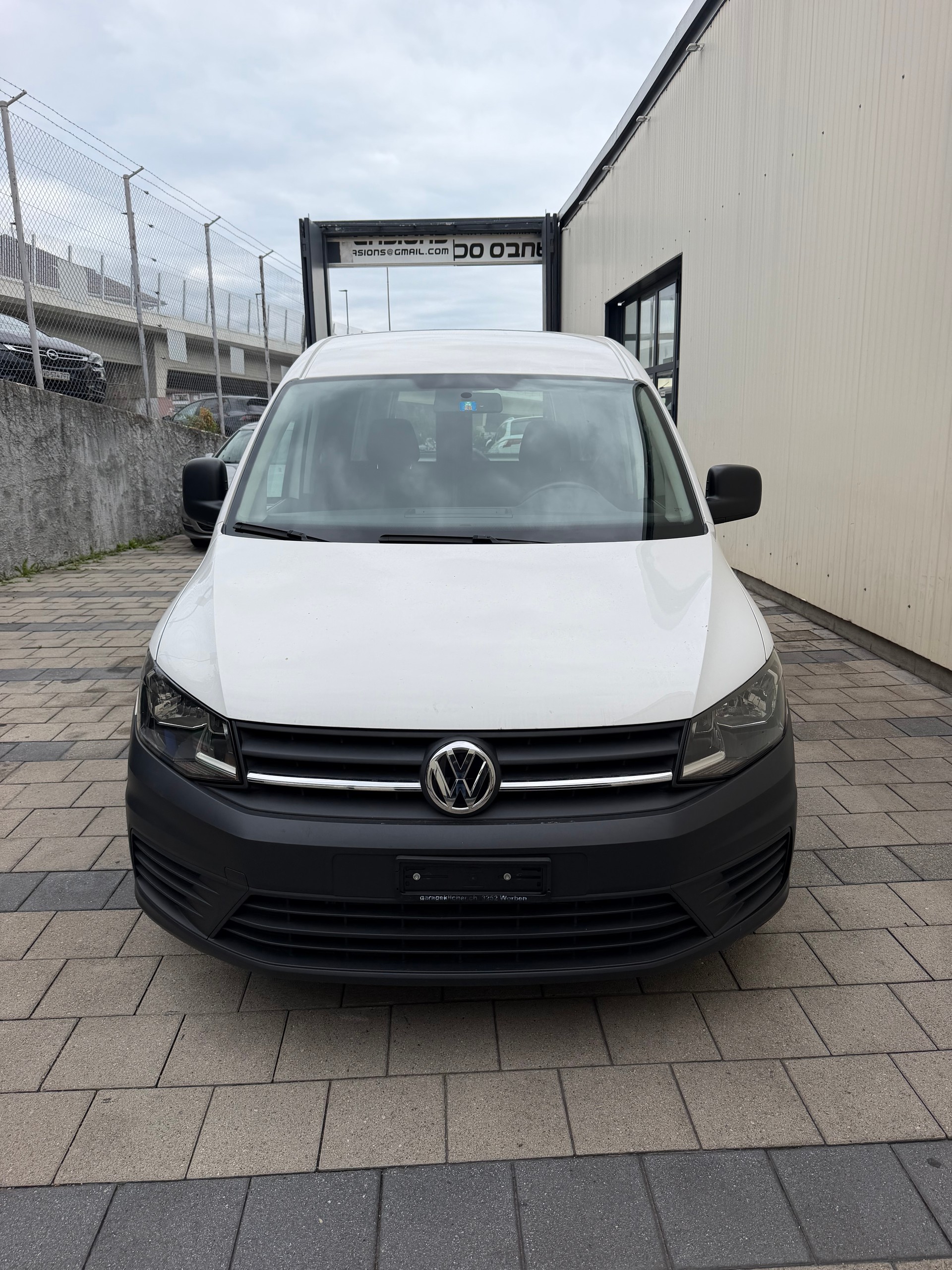 VW Caddy Maxi 2.0TDI Entry BlueMotion Technology-image-0