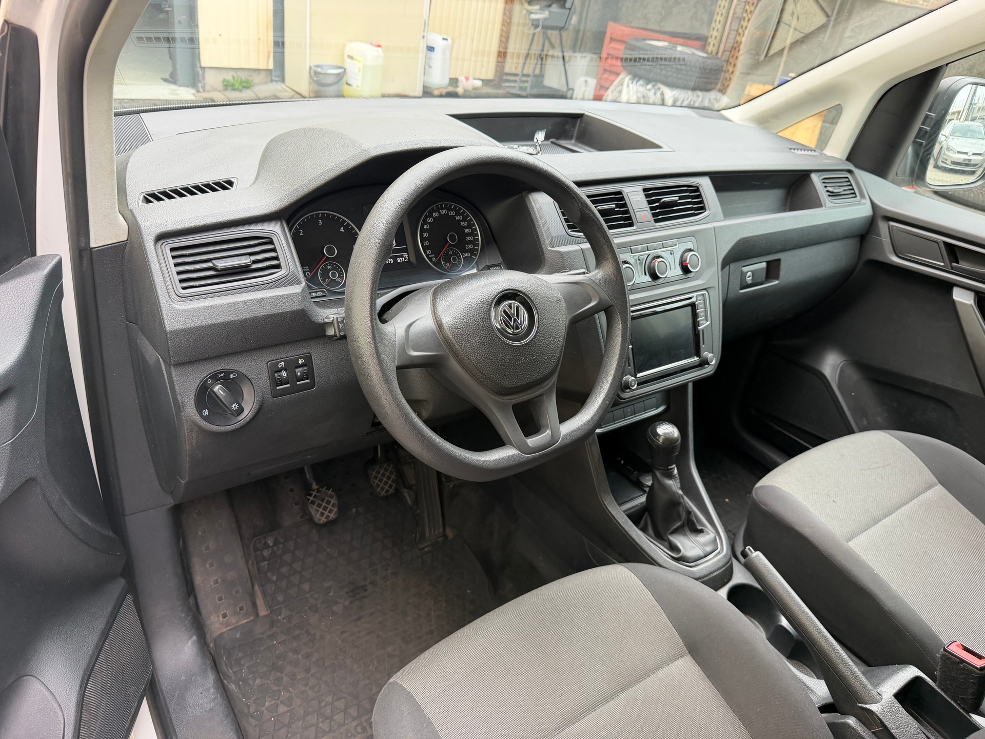 VW Caddy Maxi 2.0TDI Entry BlueMotion Technology-image-5