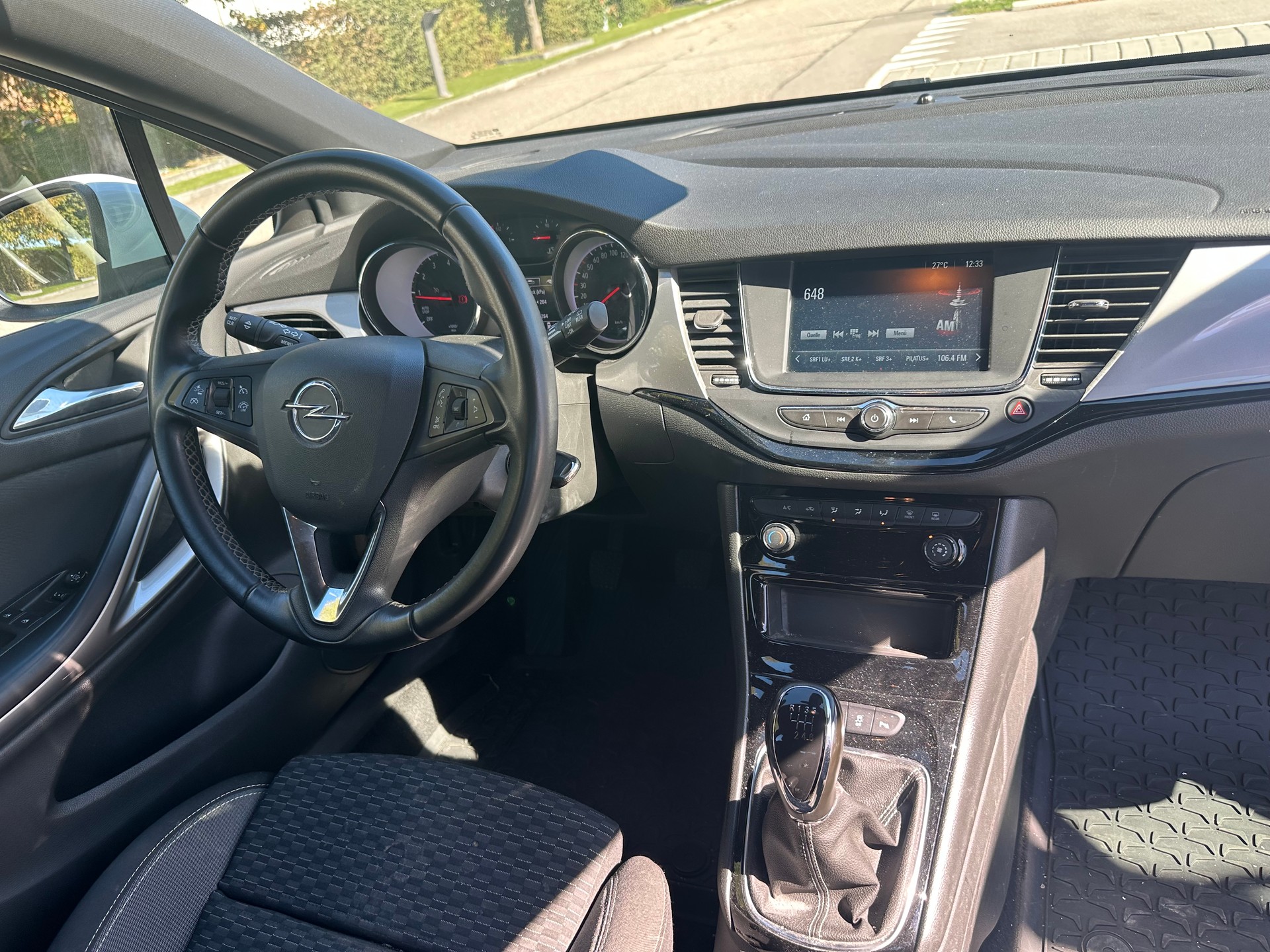 OPEL Astra Sports Tourer 1.2i Turbo Elegance-image-5