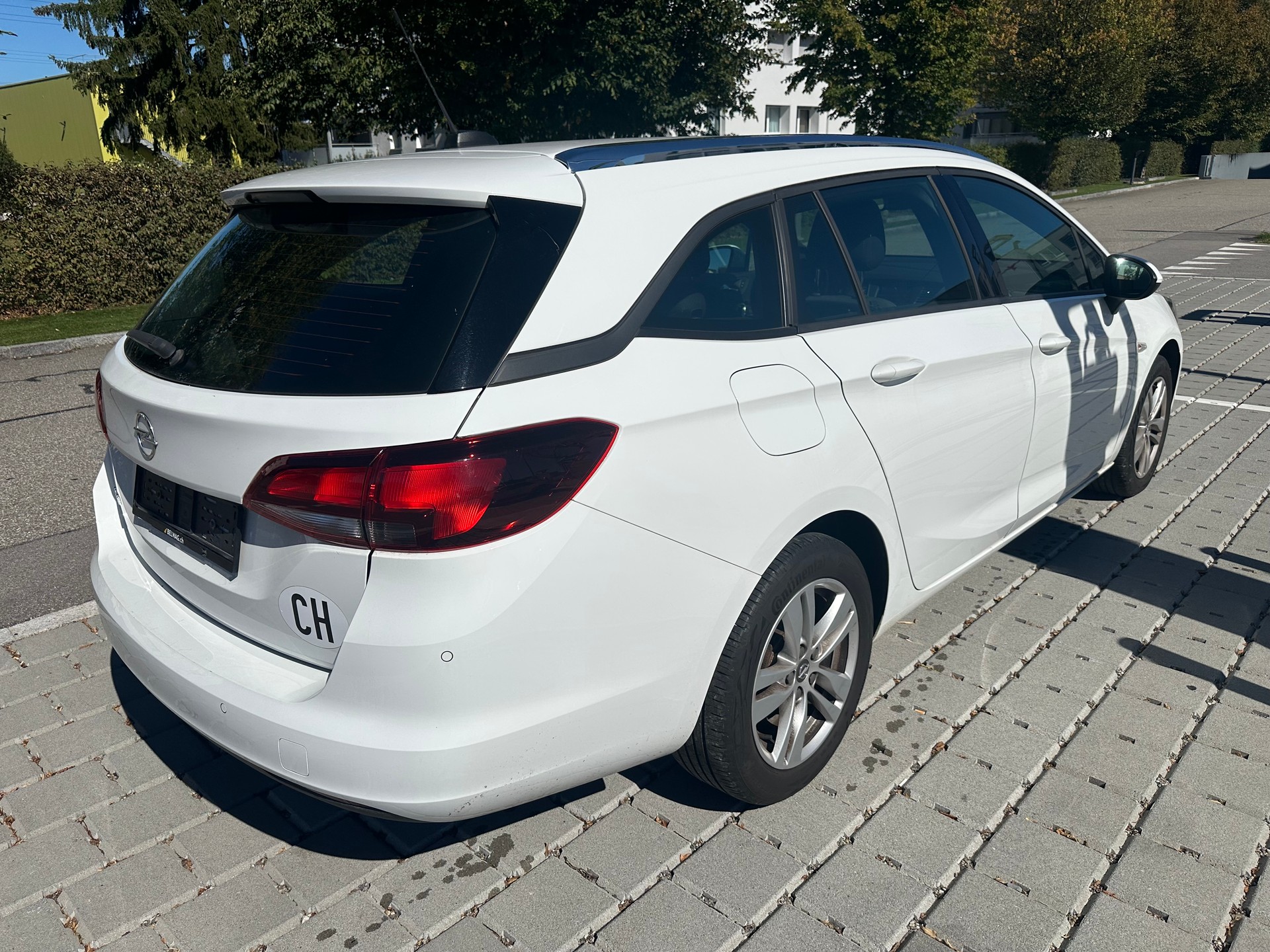 OPEL Astra Sports Tourer 1.2i Turbo Elegance-image-3