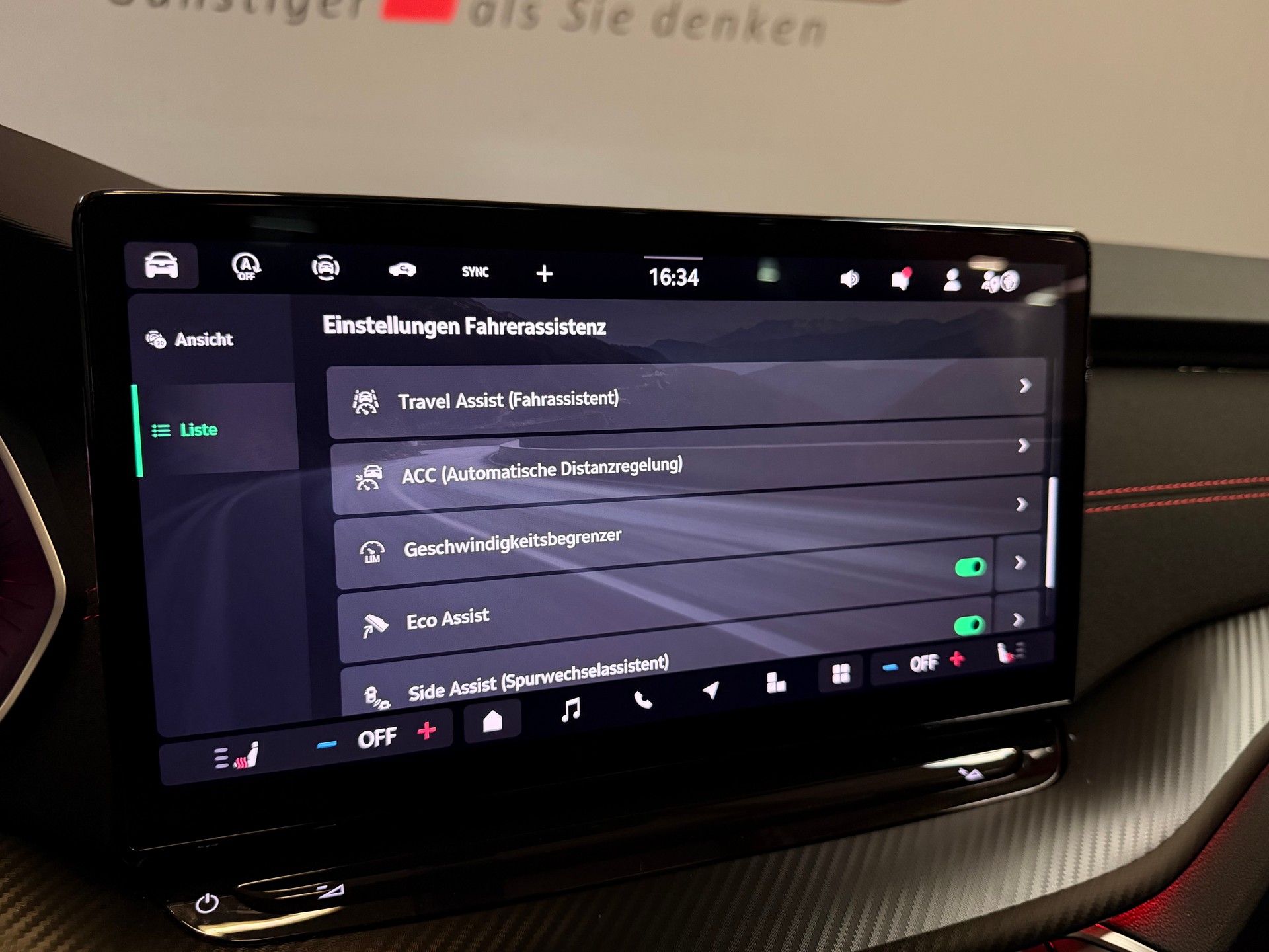 SKODA Octavia Combi 2.0 TSI DSG RS-image-26