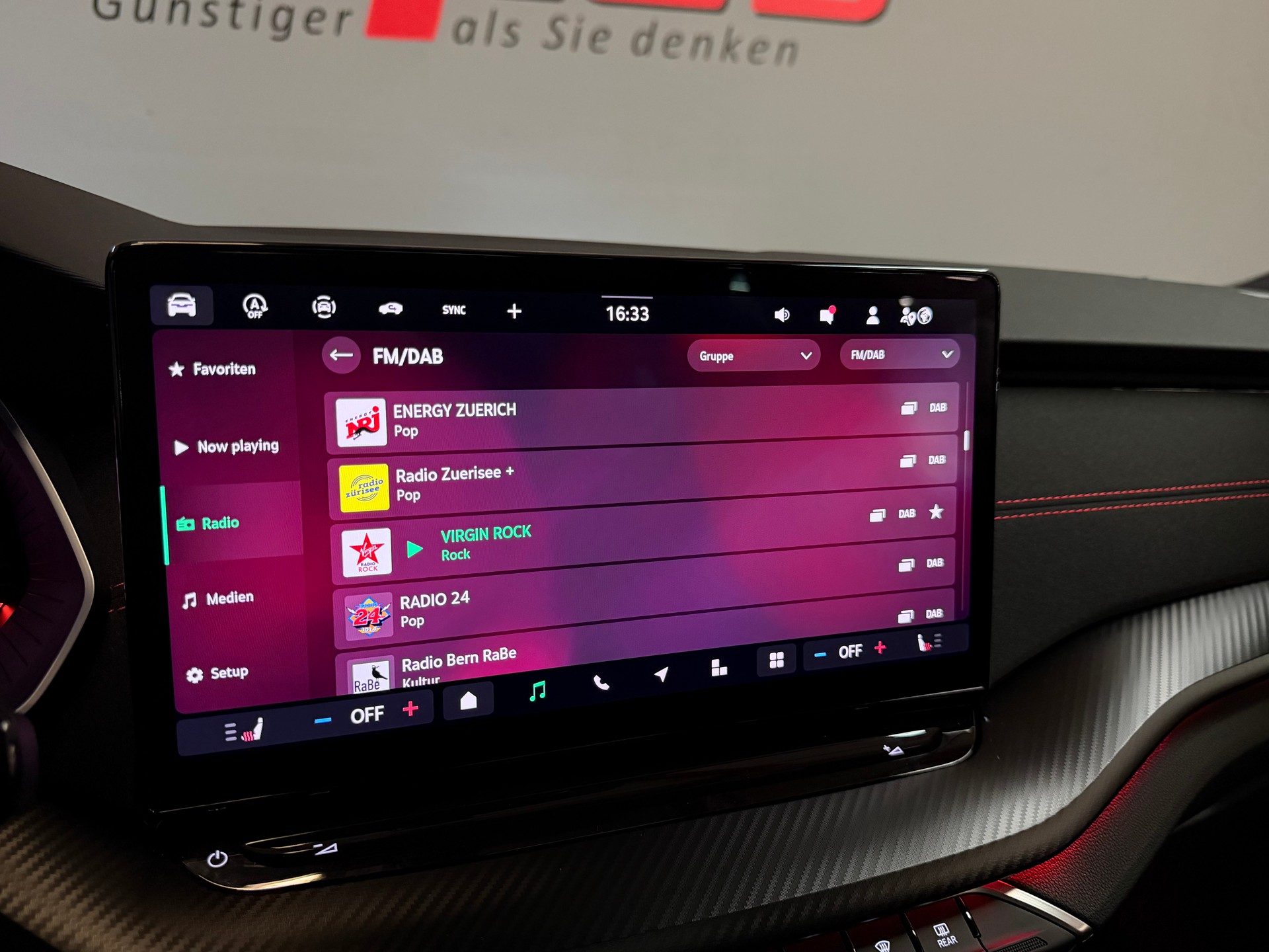 SKODA Octavia Combi 2.0 TSI DSG RS-image-21
