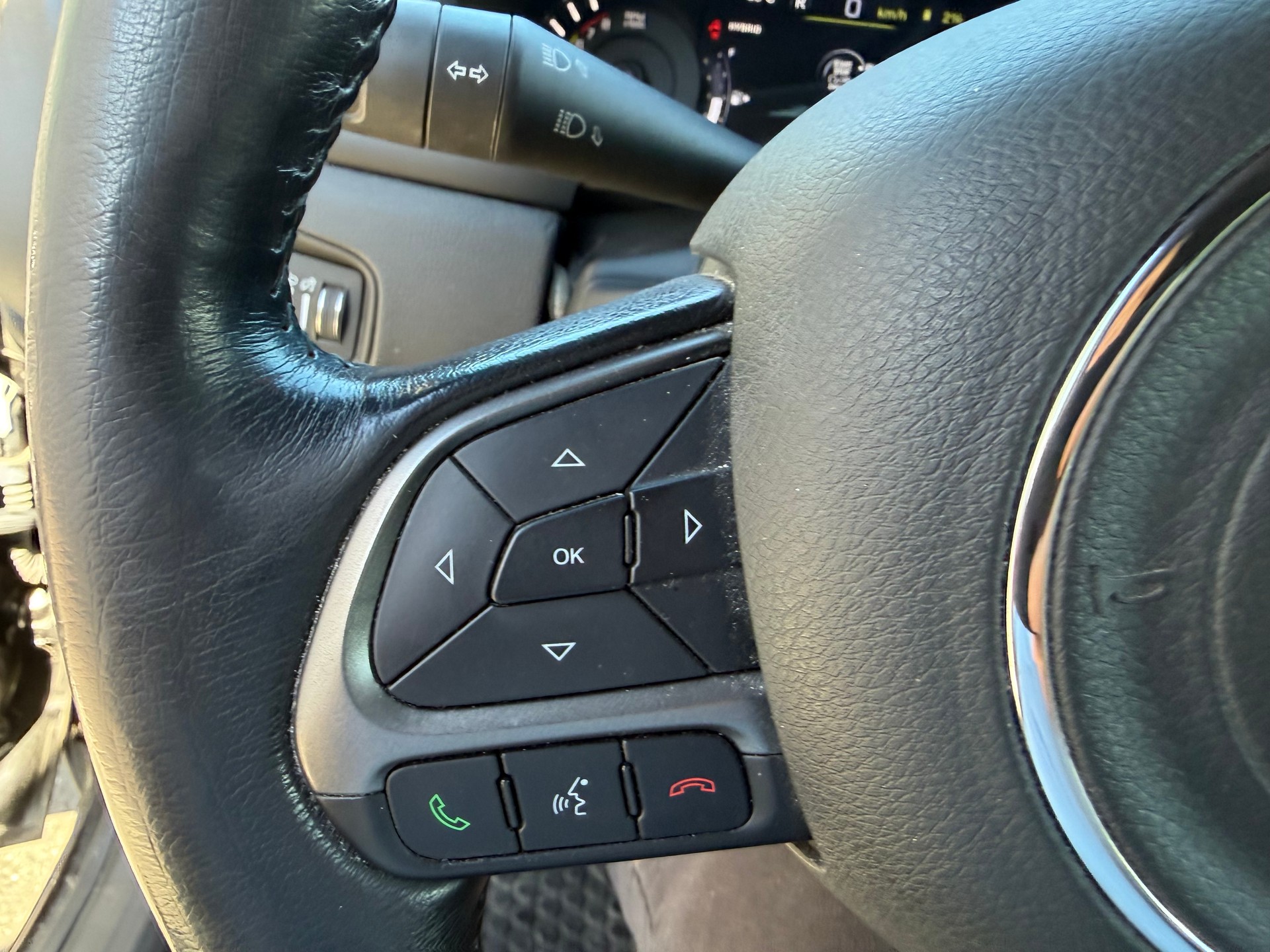 JEEP Renegade 1.3 T PHEV S AWD-image-34
