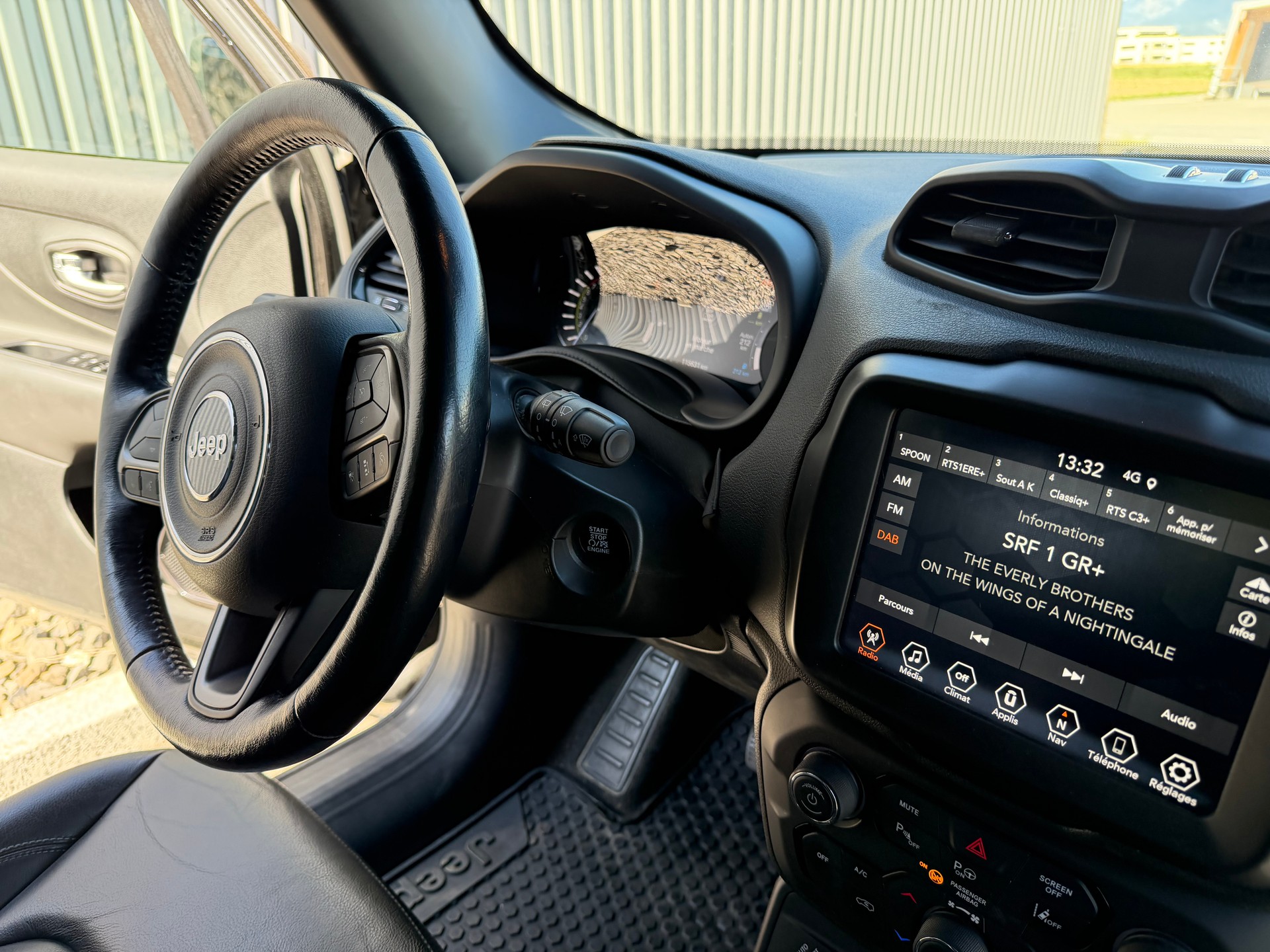 JEEP Renegade 1.3 T PHEV S AWD-image-29