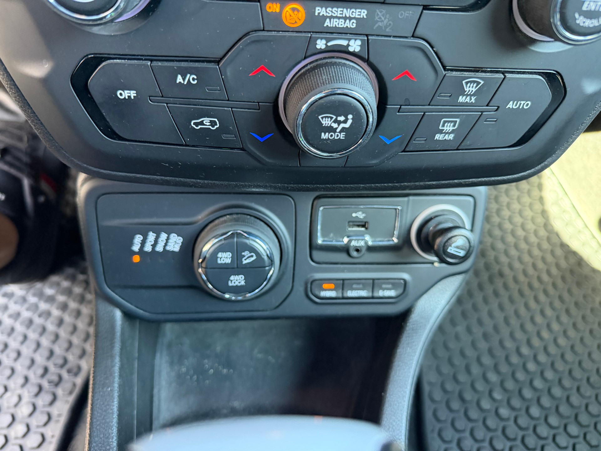 JEEP Renegade 1.3 T PHEV S AWD-image-31