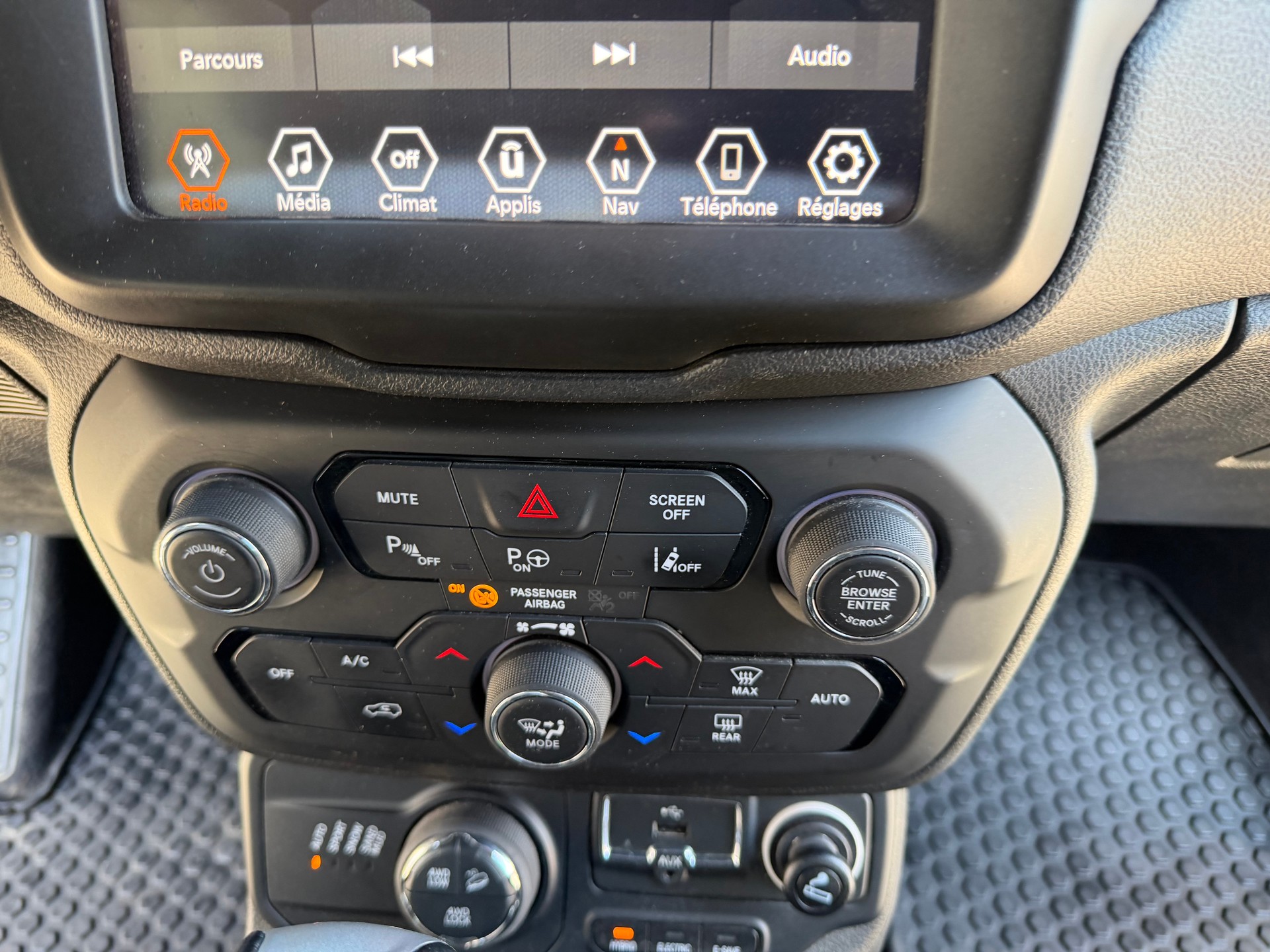 JEEP Renegade 1.3 T PHEV S AWD-image-27