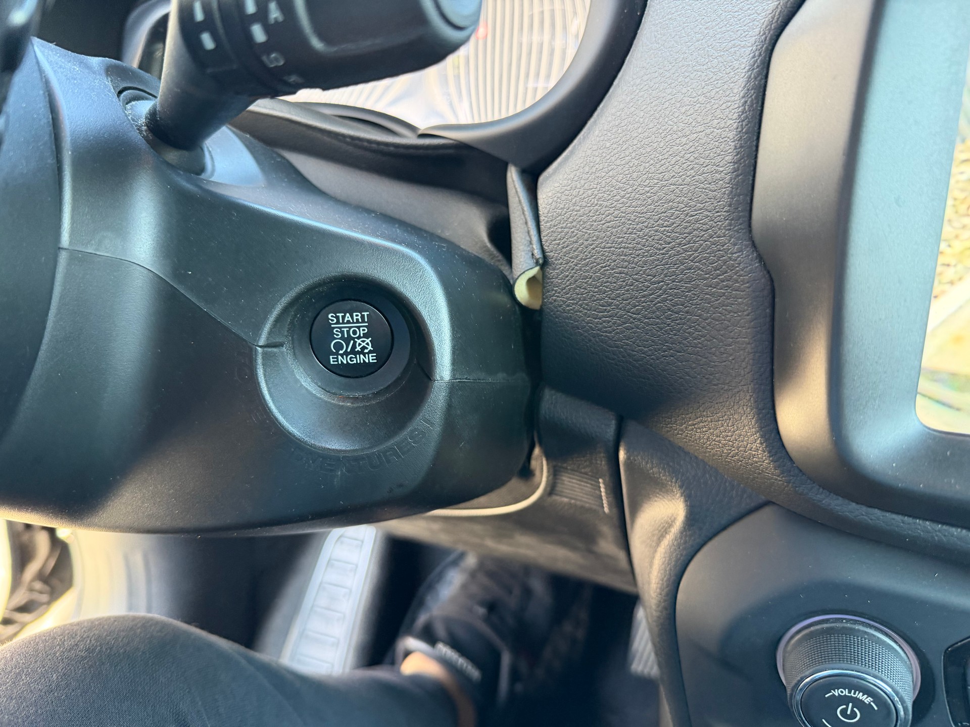JEEP Renegade 1.3 T PHEV S AWD-image-32