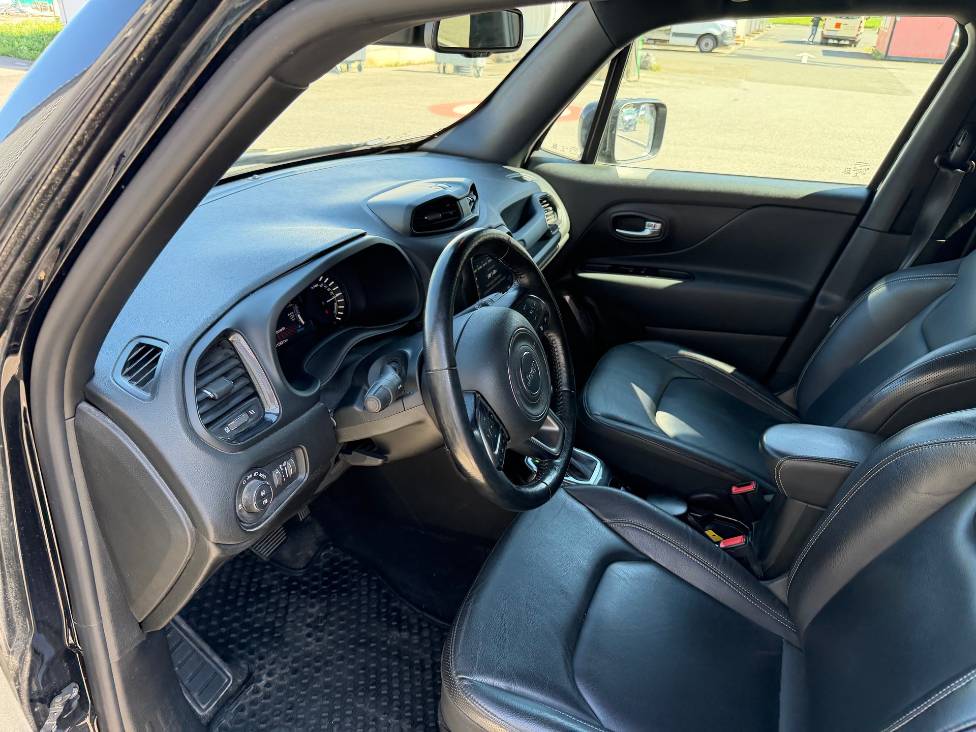 JEEP Renegade 1.3 T PHEV S AWD-image-19