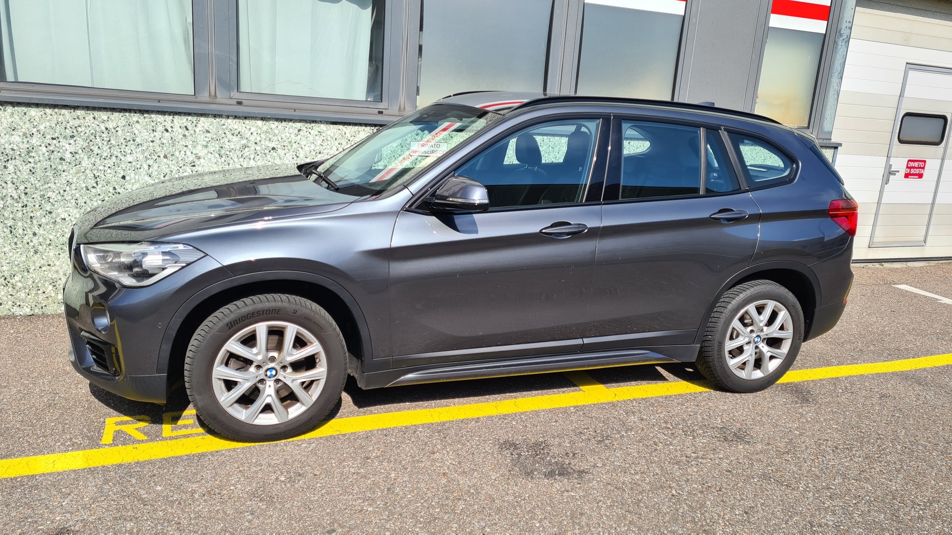 BMW 18d xDrive-image-0