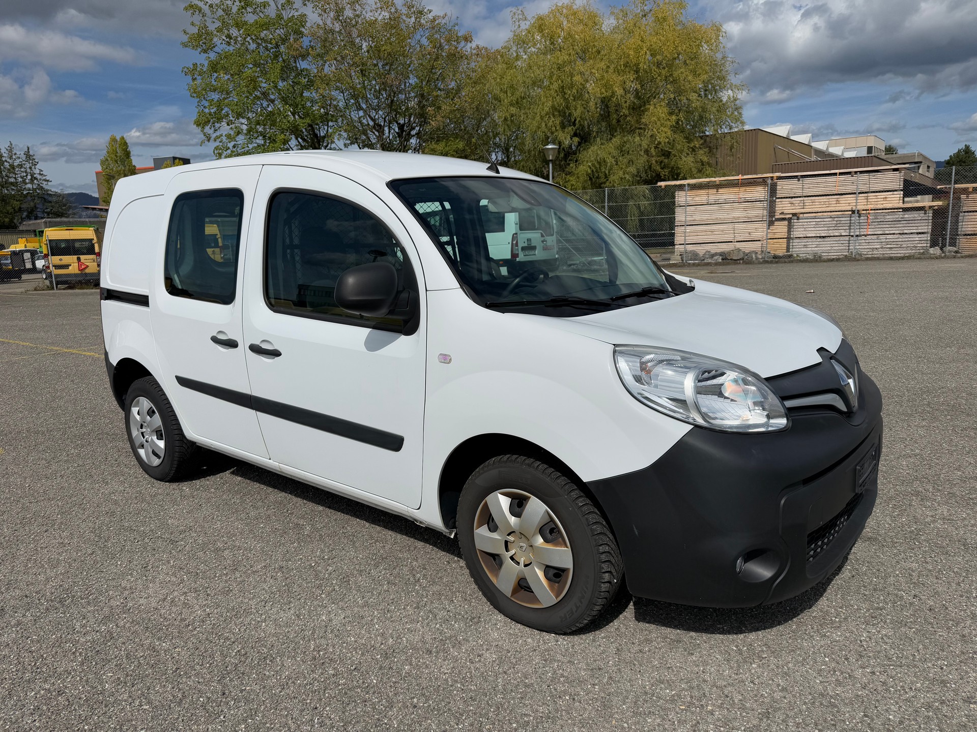 RENAULT Kangoo Medium TCe 115 Business A-image-1