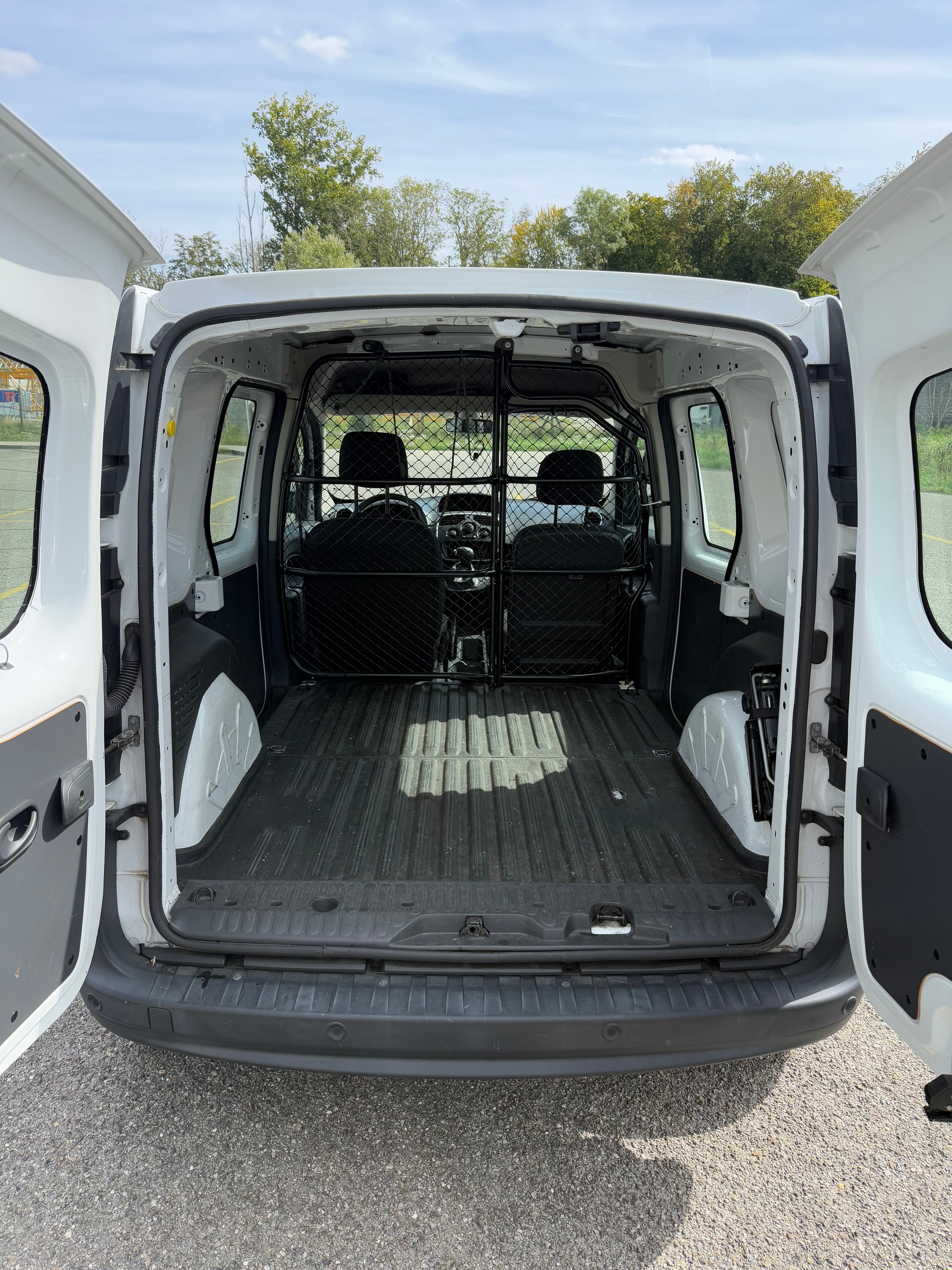 RENAULT Kangoo Medium TCe 115 Business A-image-5