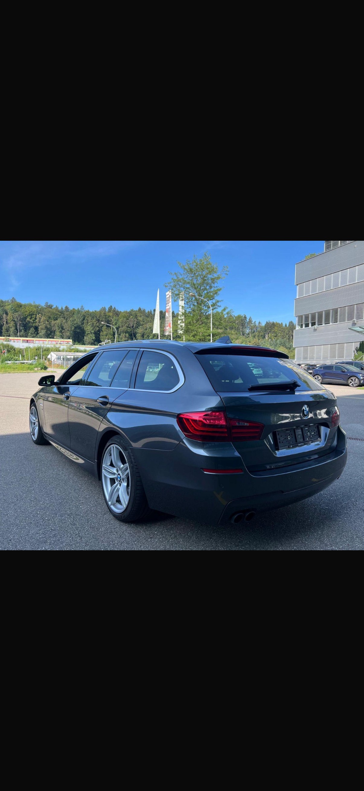 BMW 520d Touring xDrive Luxury Line Steptronic-image-1