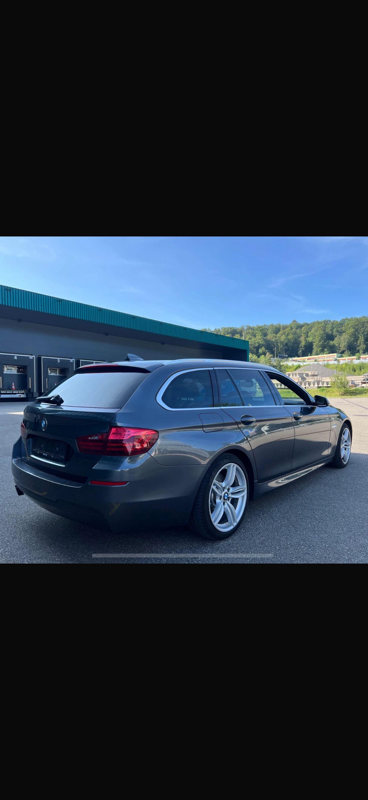 BMW 520d Touring xDrive Luxury Line Steptronic-image-4