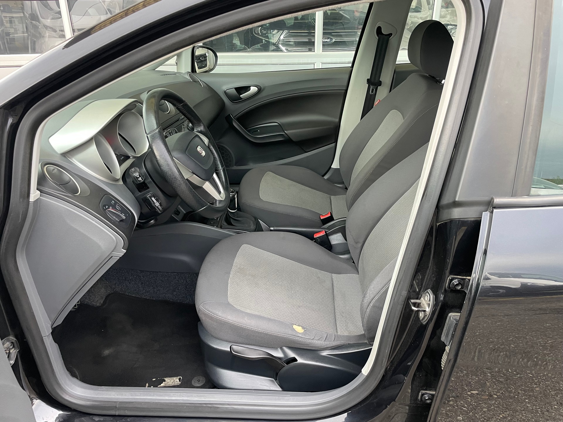 SEAT Ibiza 1.4 Style-image-10