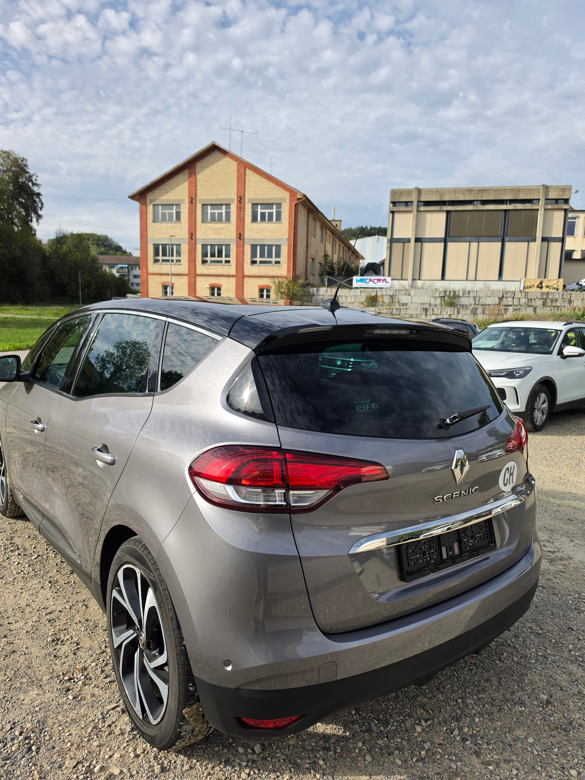 RENAULT Scénic 1.6 dCi Initiale Paris EDC-image-7