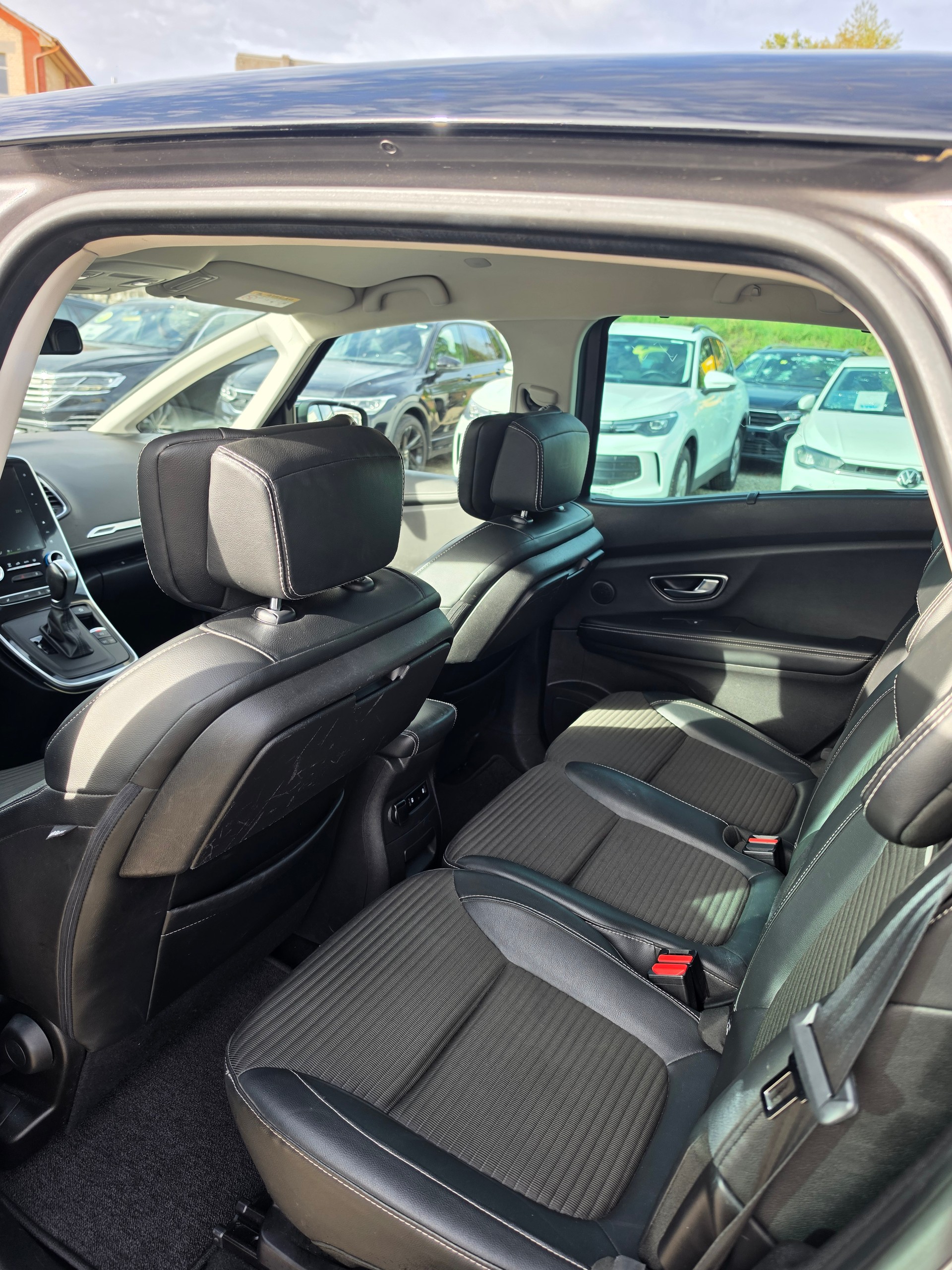 RENAULT Scénic 1.6 dCi Initiale Paris EDC-image-11