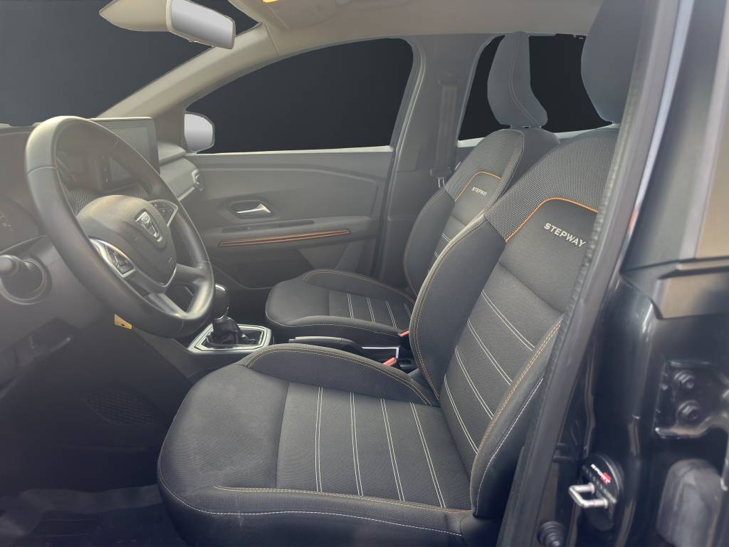DACIA Sandero Stepway TCe 90 Comfort CVT-image-7