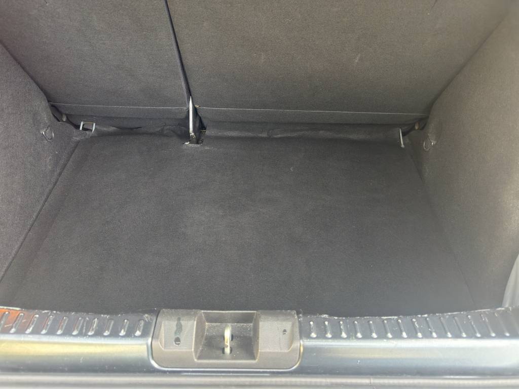 DACIA Sandero Stepway TCe 90 Comfort CVT-image-10