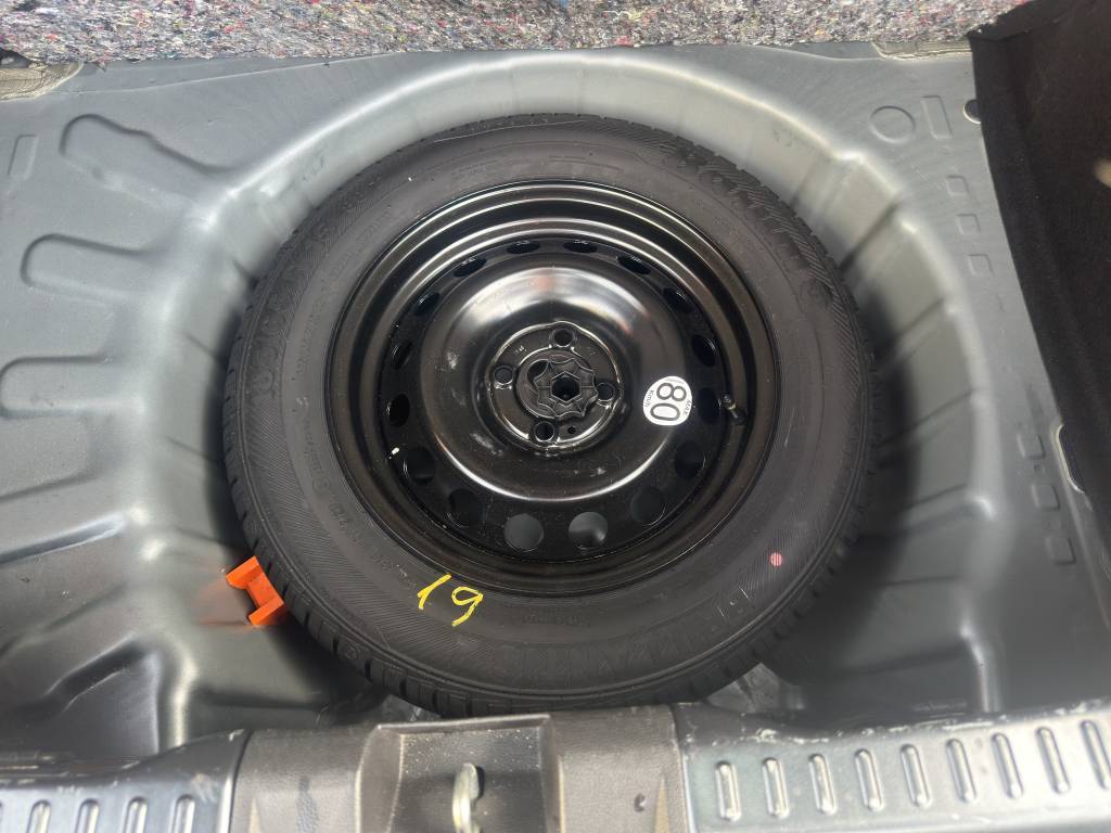 DACIA Sandero Stepway TCe 90 Comfort CVT-image-15