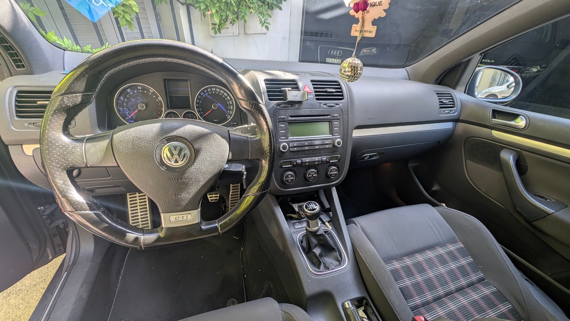 VW 2.0 FSI T GTI V (5)-image-4