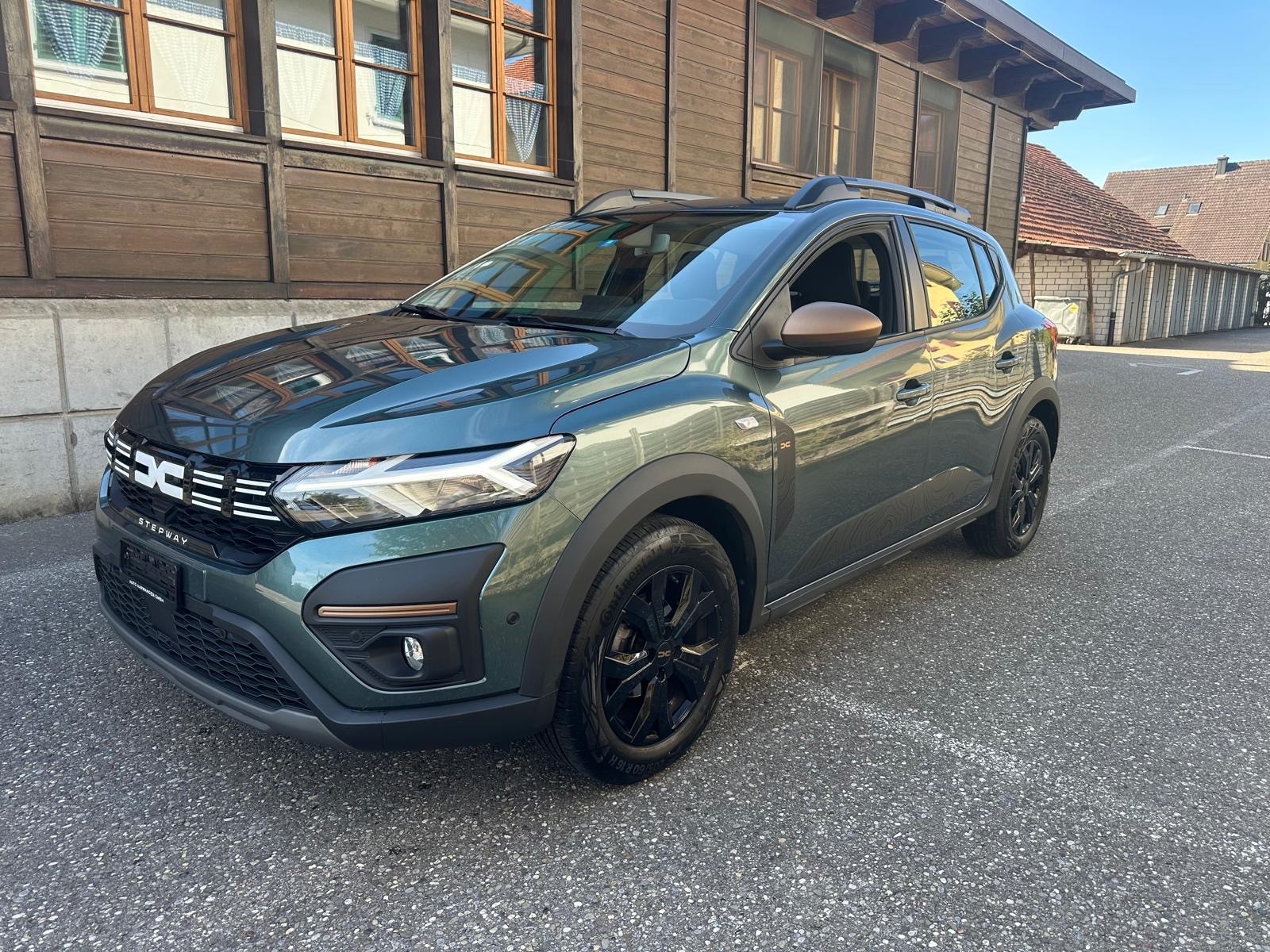 DACIA Sandero Stepway TCe 90 Extreme+ CVT-image-1
