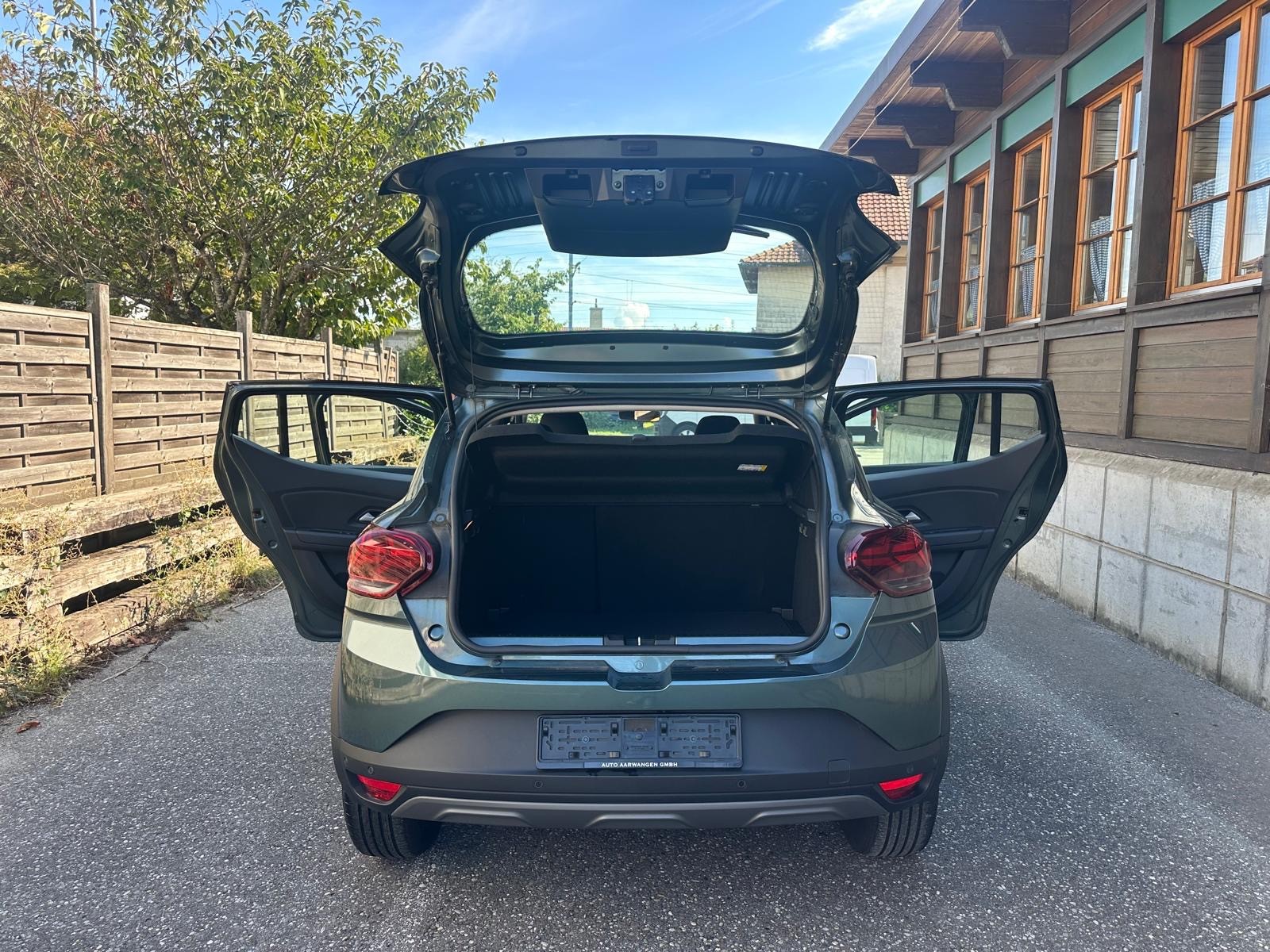 DACIA Sandero Stepway TCe 90 Extreme+ CVT-image-5