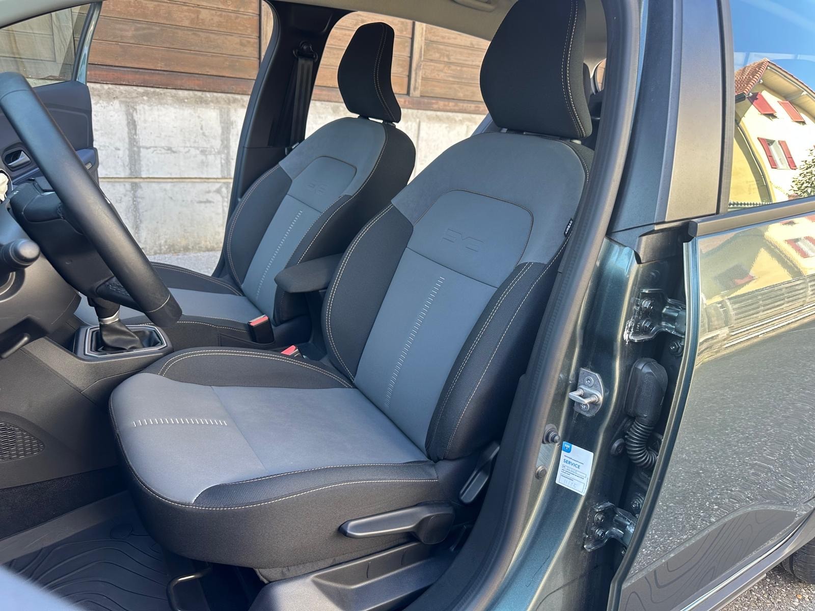 DACIA Sandero Stepway TCe 90 Extreme+ CVT-image-7