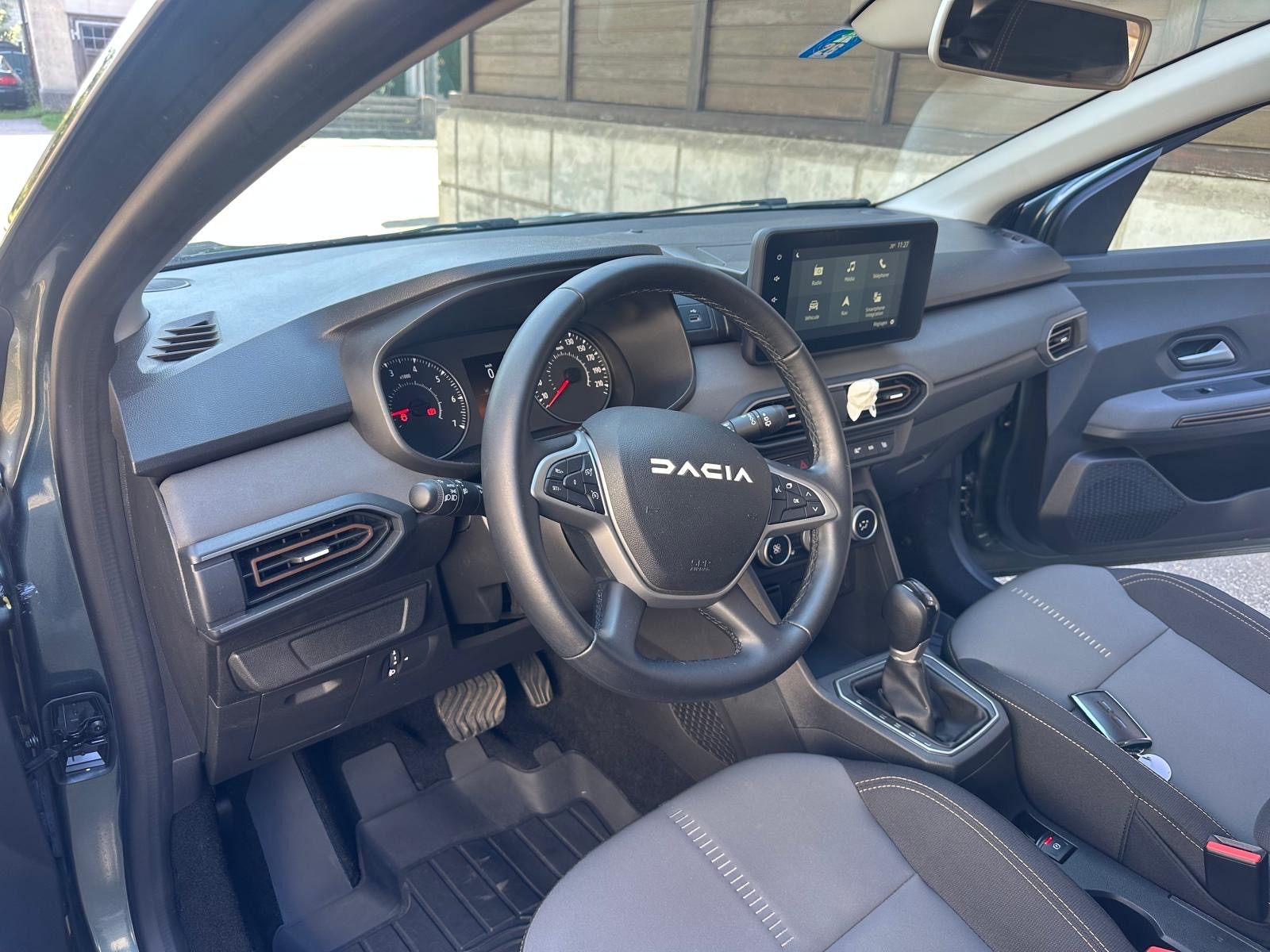 DACIA Sandero Stepway TCe 90 Extreme+ CVT-image-8