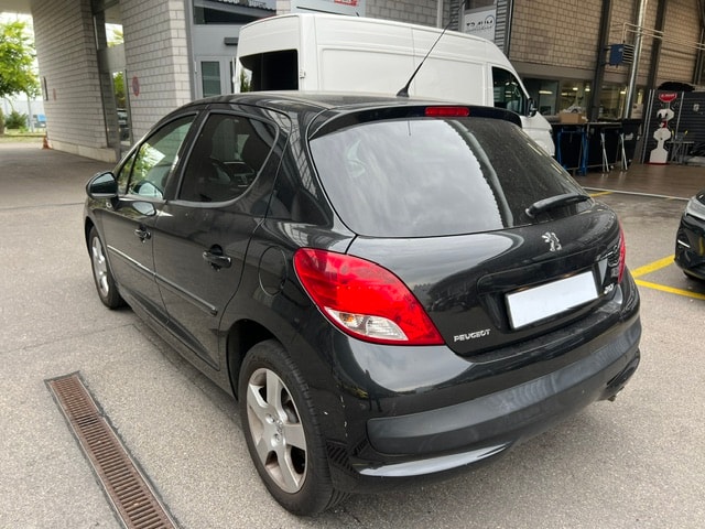 PEUGEOT 207 1.6 HDI Sport-image-10