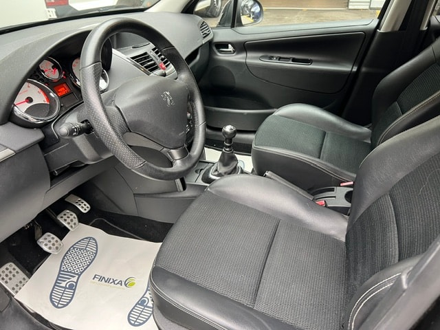 PEUGEOT 207 1.6 HDI Sport-image-6