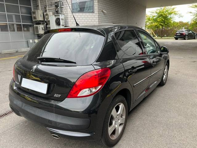 PEUGEOT 207 1.6 HDI Sport-image-11