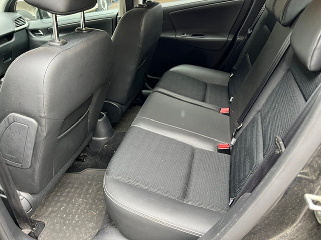 PEUGEOT 207 1.6 HDI Sport-image-9